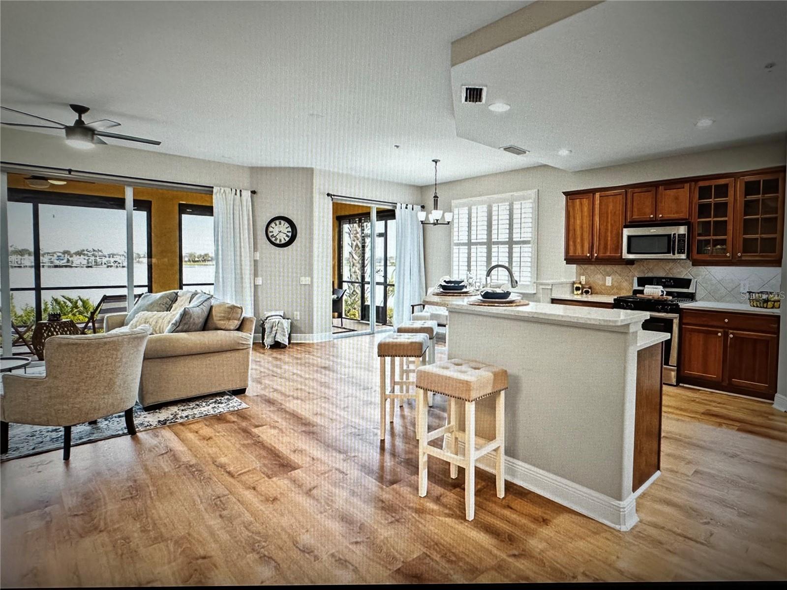 1121 RIVERSCAPE ST — photo 9