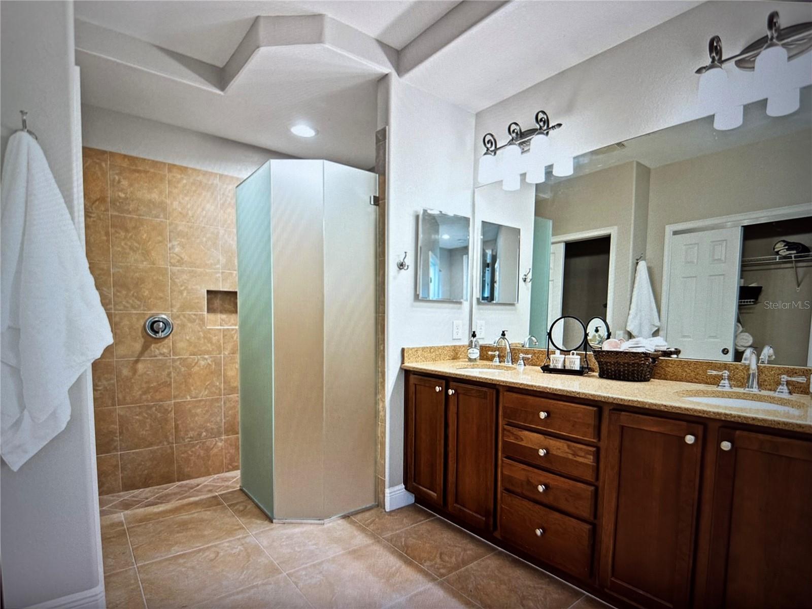 1121 RIVERSCAPE ST — photo 17
