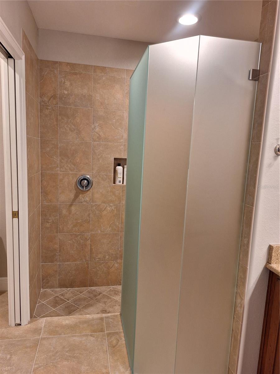 1121 RIVERSCAPE ST — photo 47