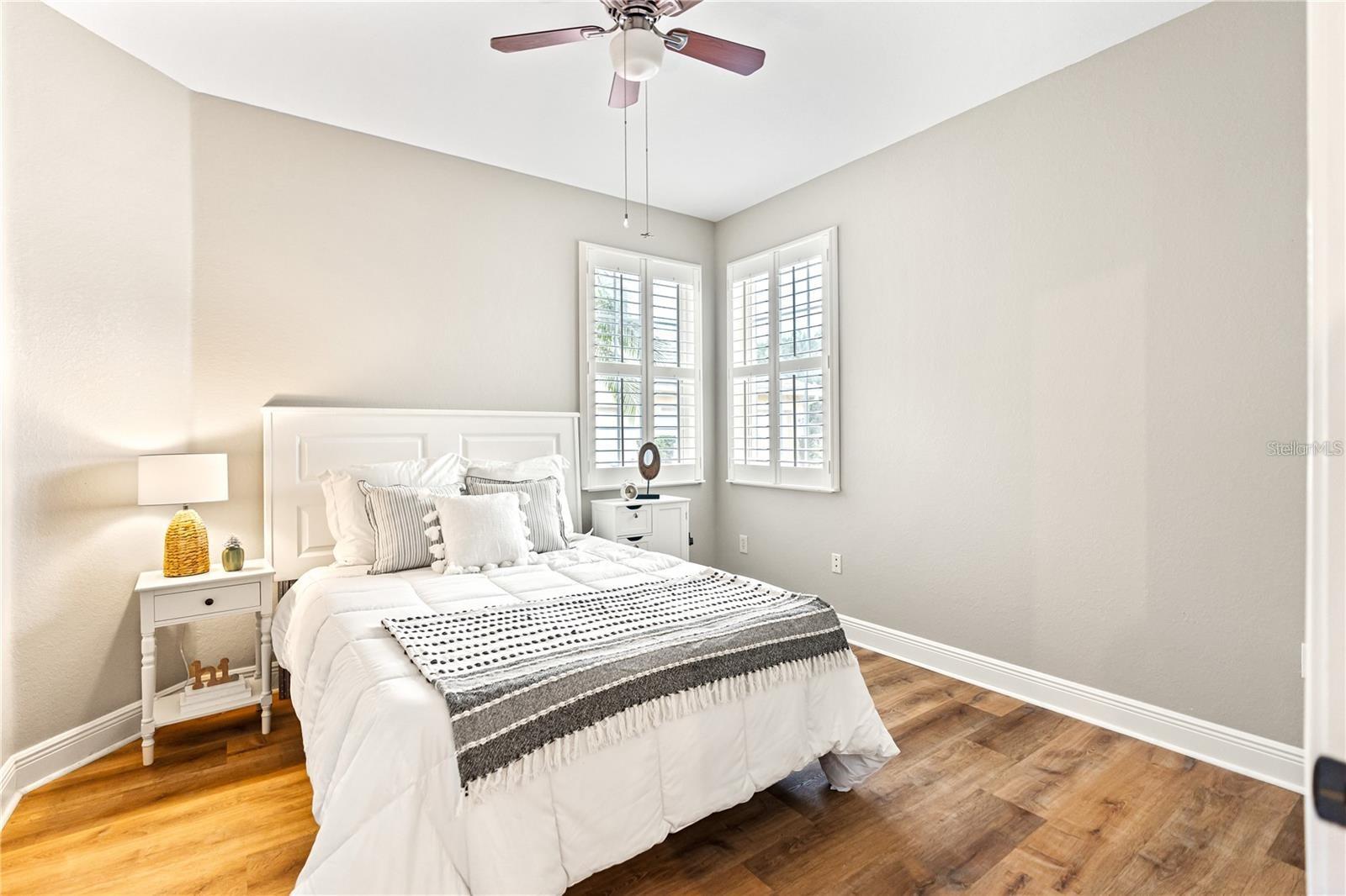 1121 RIVERSCAPE ST — photo 32