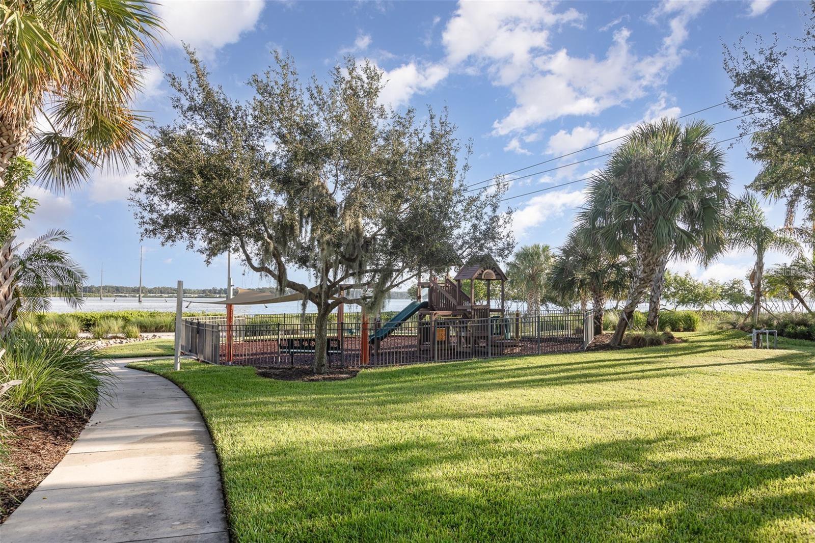 1121 RIVERSCAPE ST — photo 90