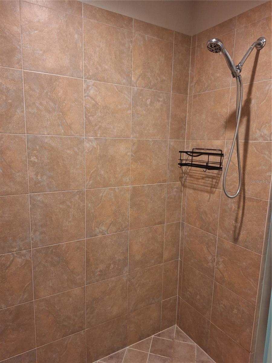 1121 RIVERSCAPE ST — photo 37