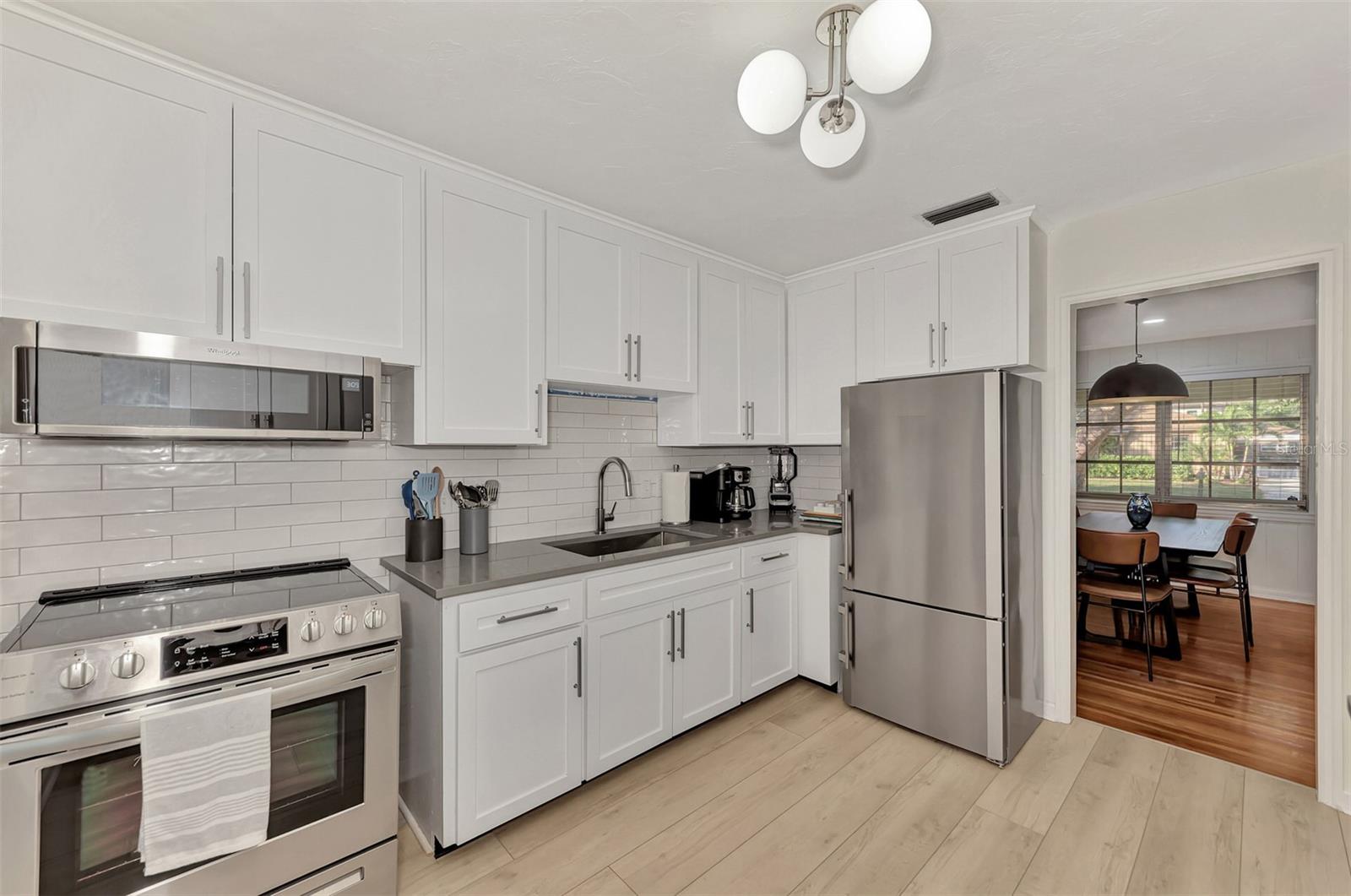 1726 FLOYD ST — photo 18