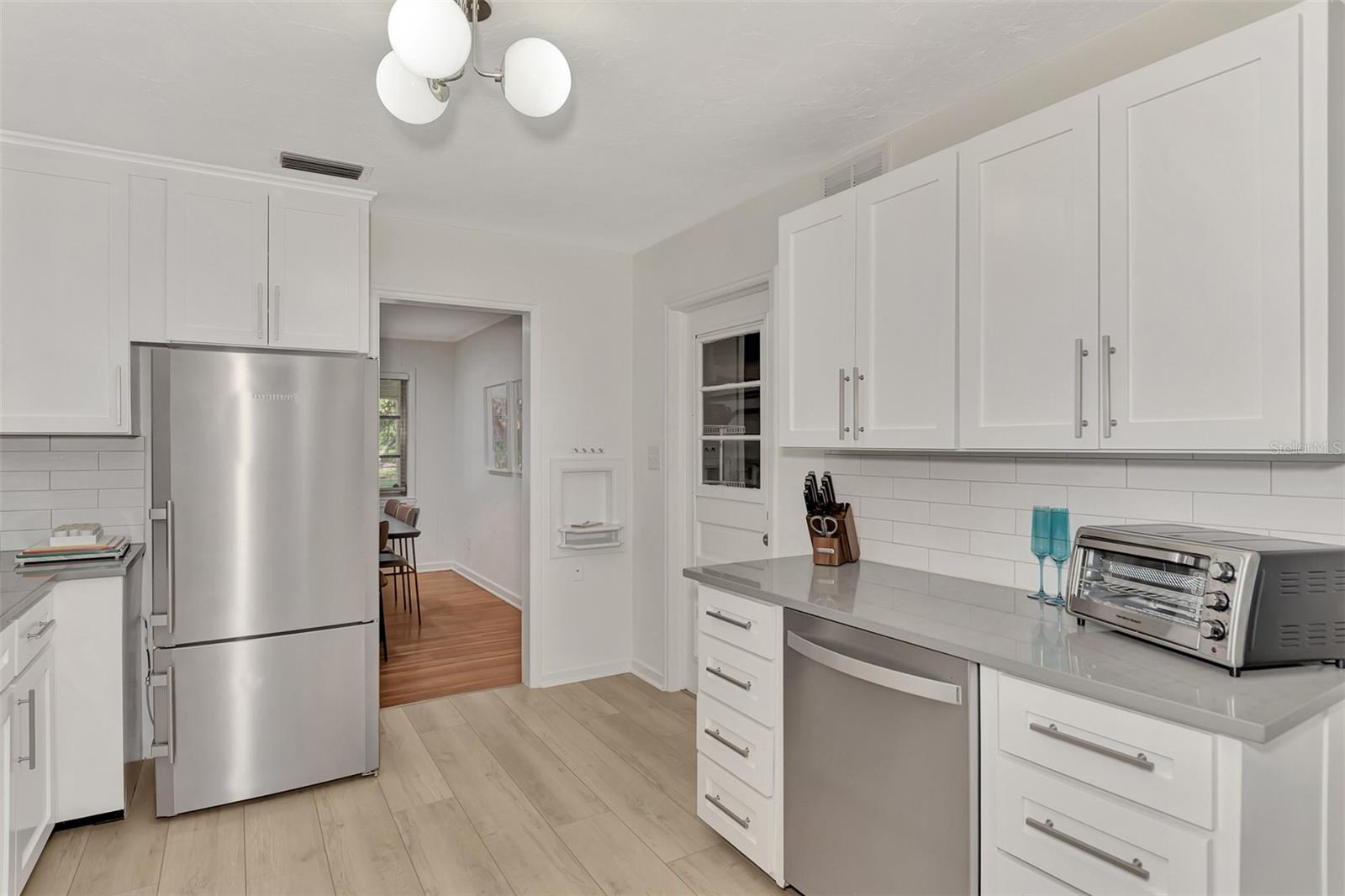 1726 FLOYD ST — photo 17