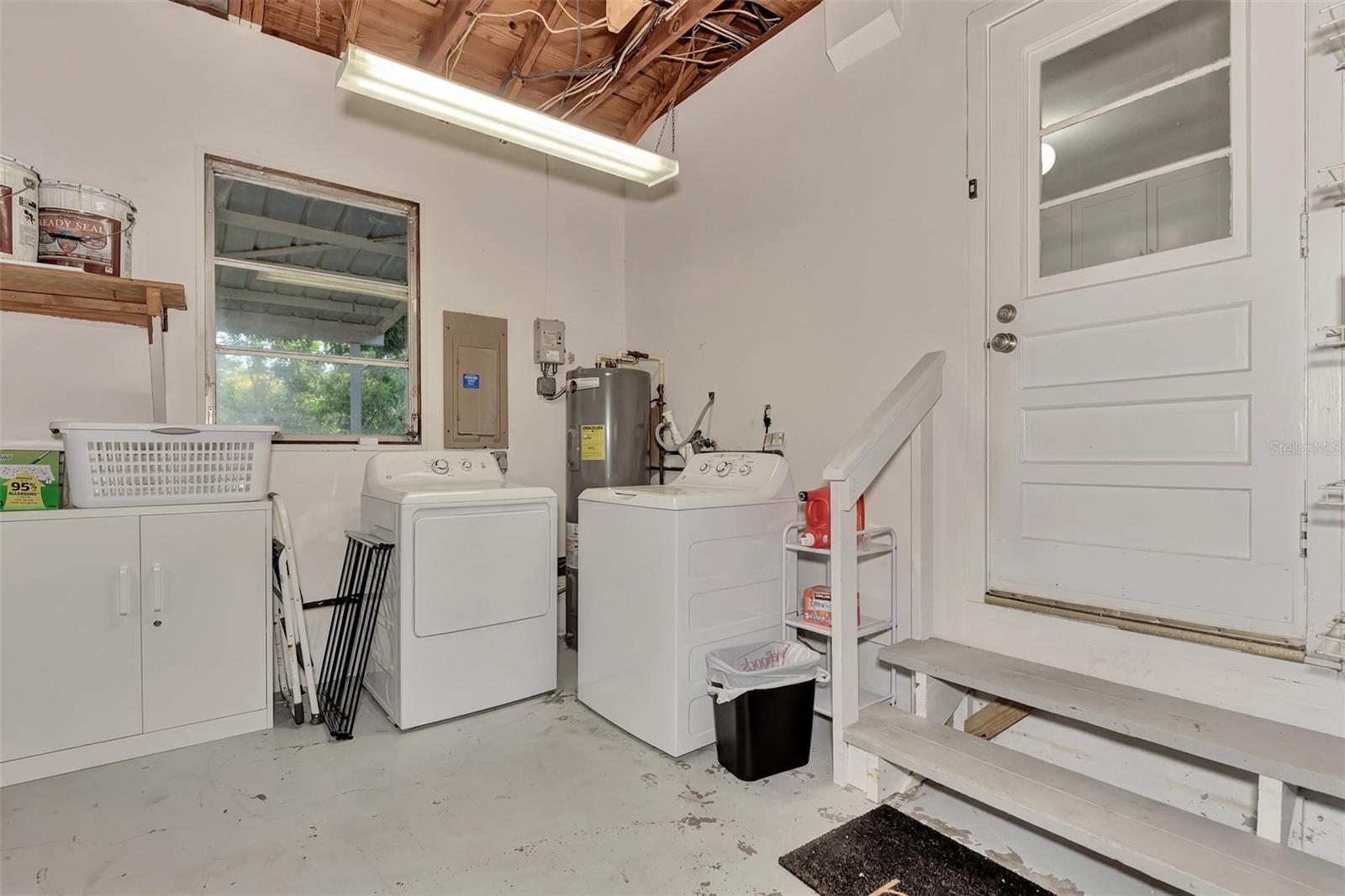 1726 FLOYD ST — photo 34