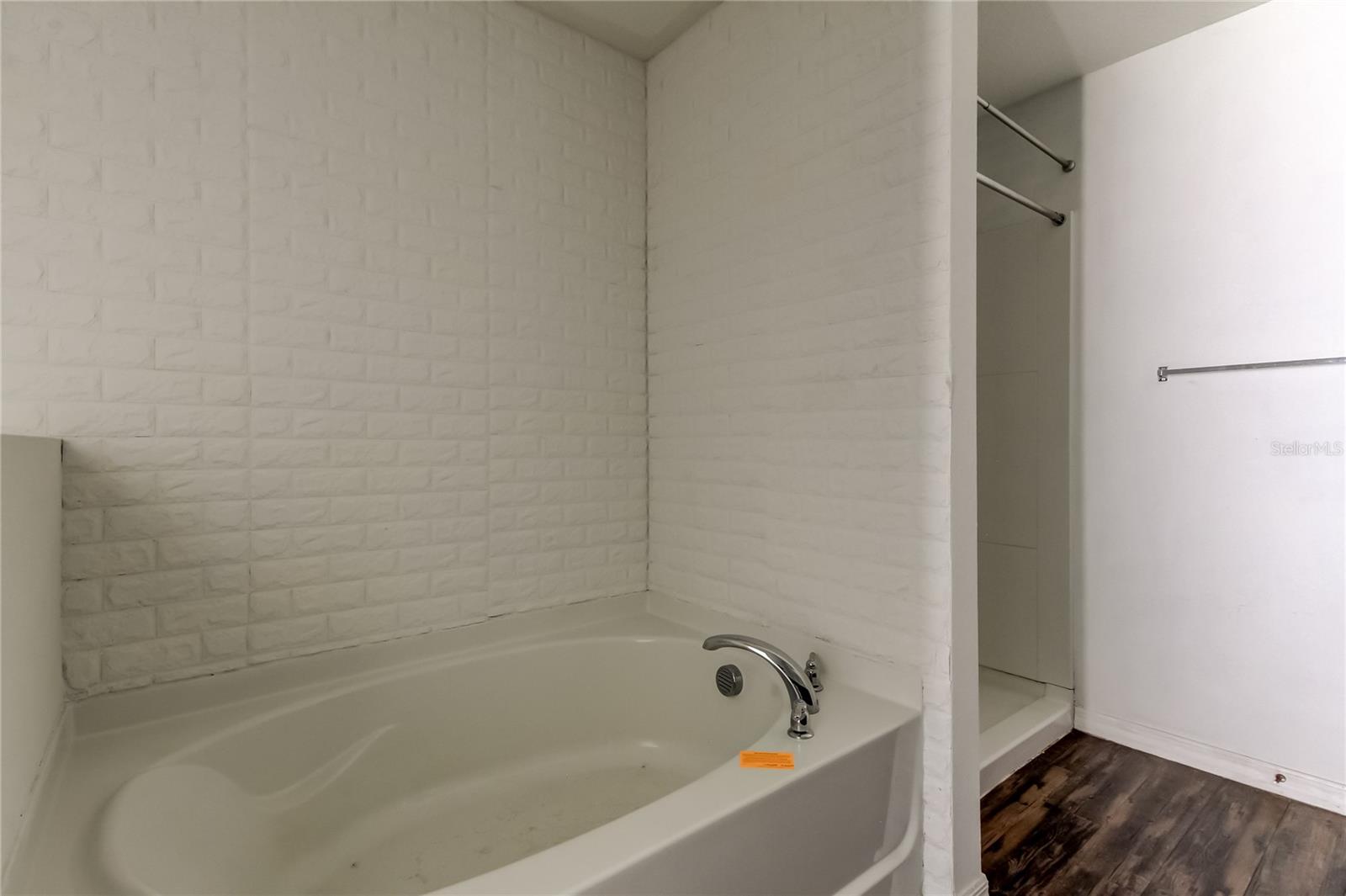 1739 CHATHAM GREEN CIR — photo 23