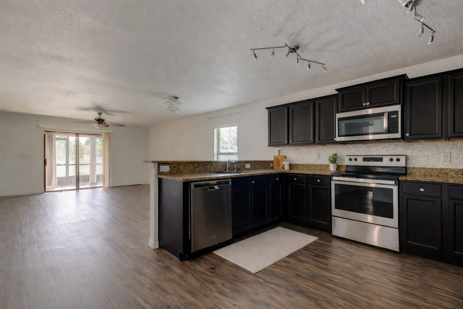 1739 CHATHAM GREEN CIR — photo 6