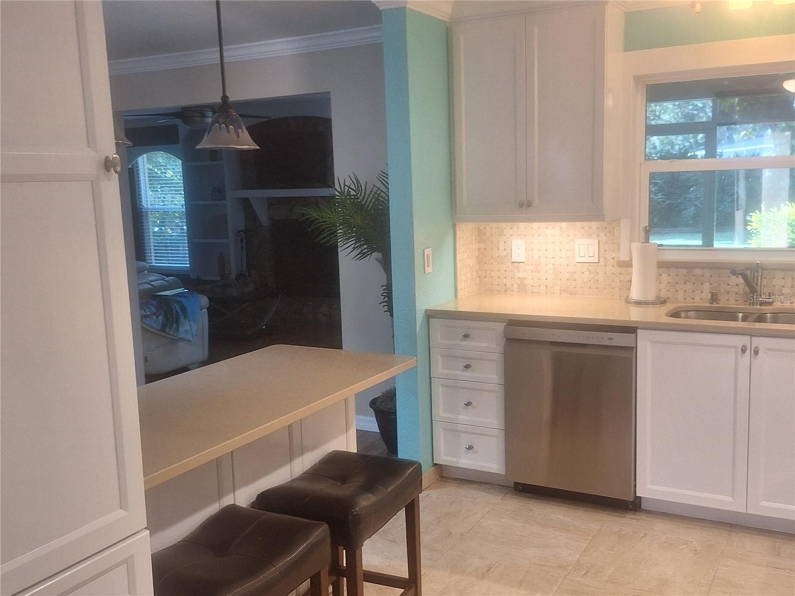 9613 LEEWARD AVE — photo 12