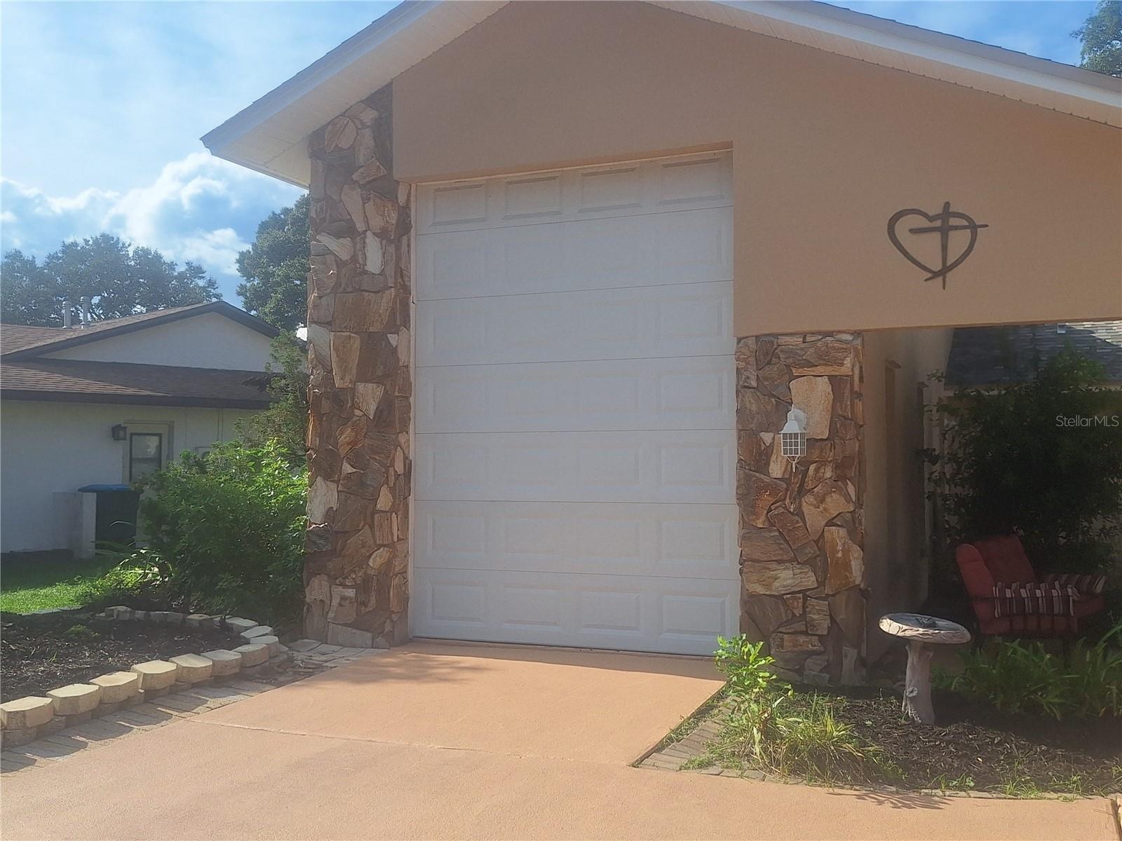 9613 LEEWARD AVE — photo 6