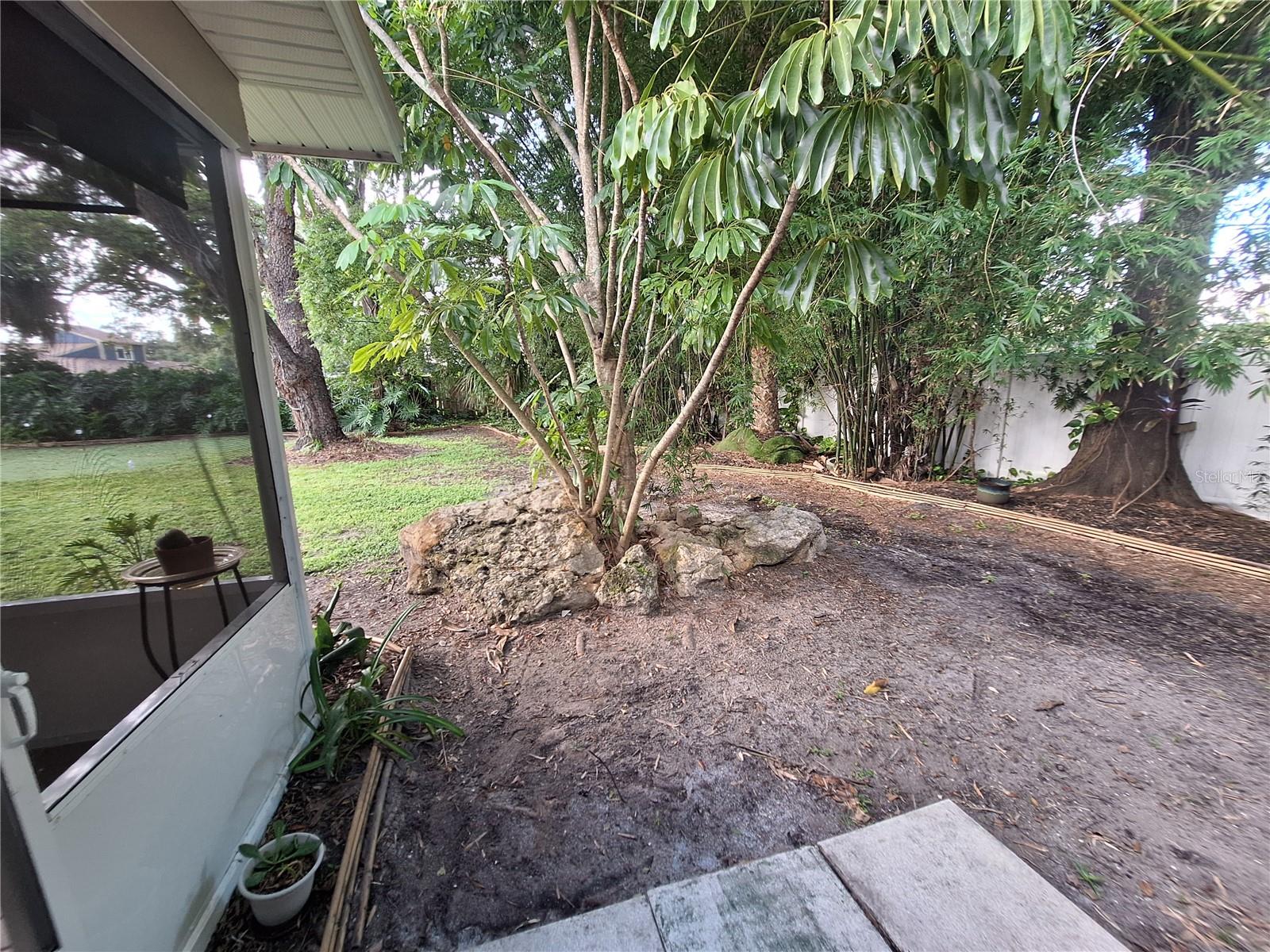 9613 LEEWARD AVE — photo 42