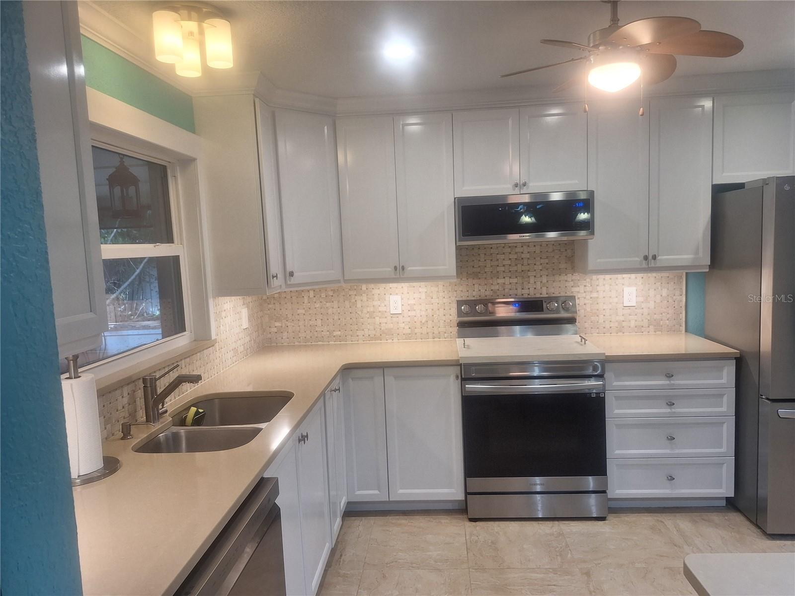 9613 LEEWARD AVE — photo 14