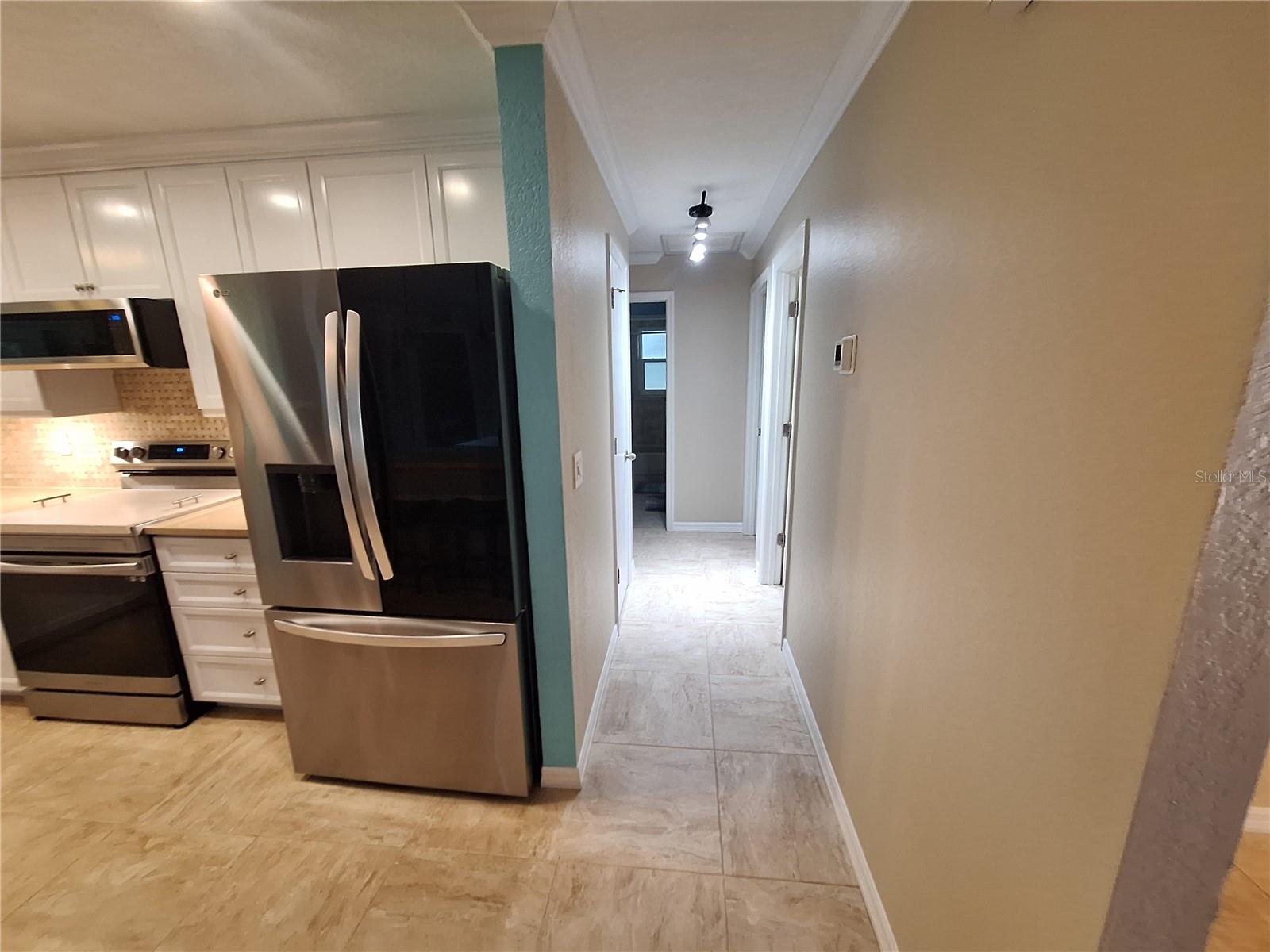 9613 LEEWARD AVE — photo 10