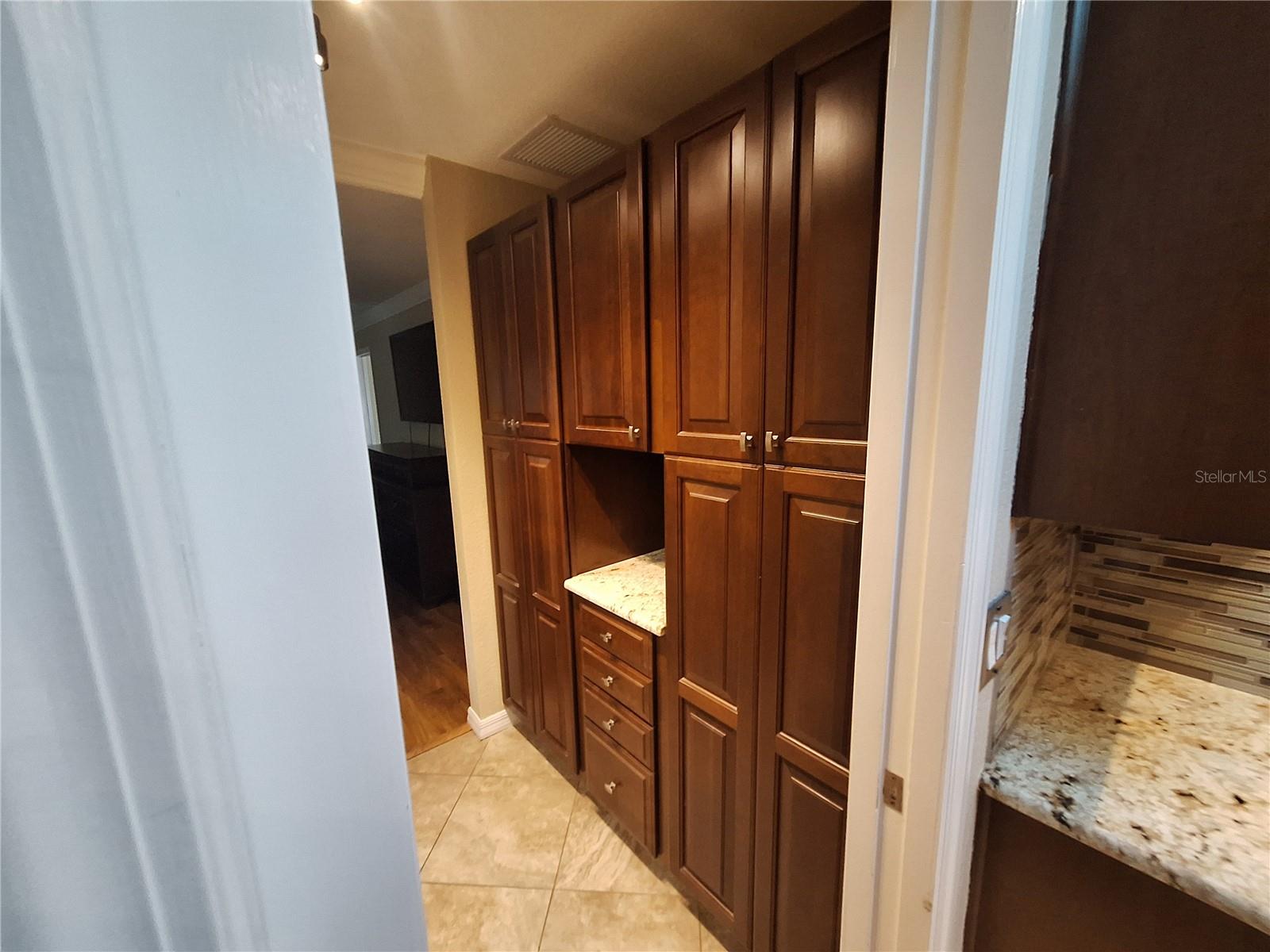 9613 LEEWARD AVE — photo 52