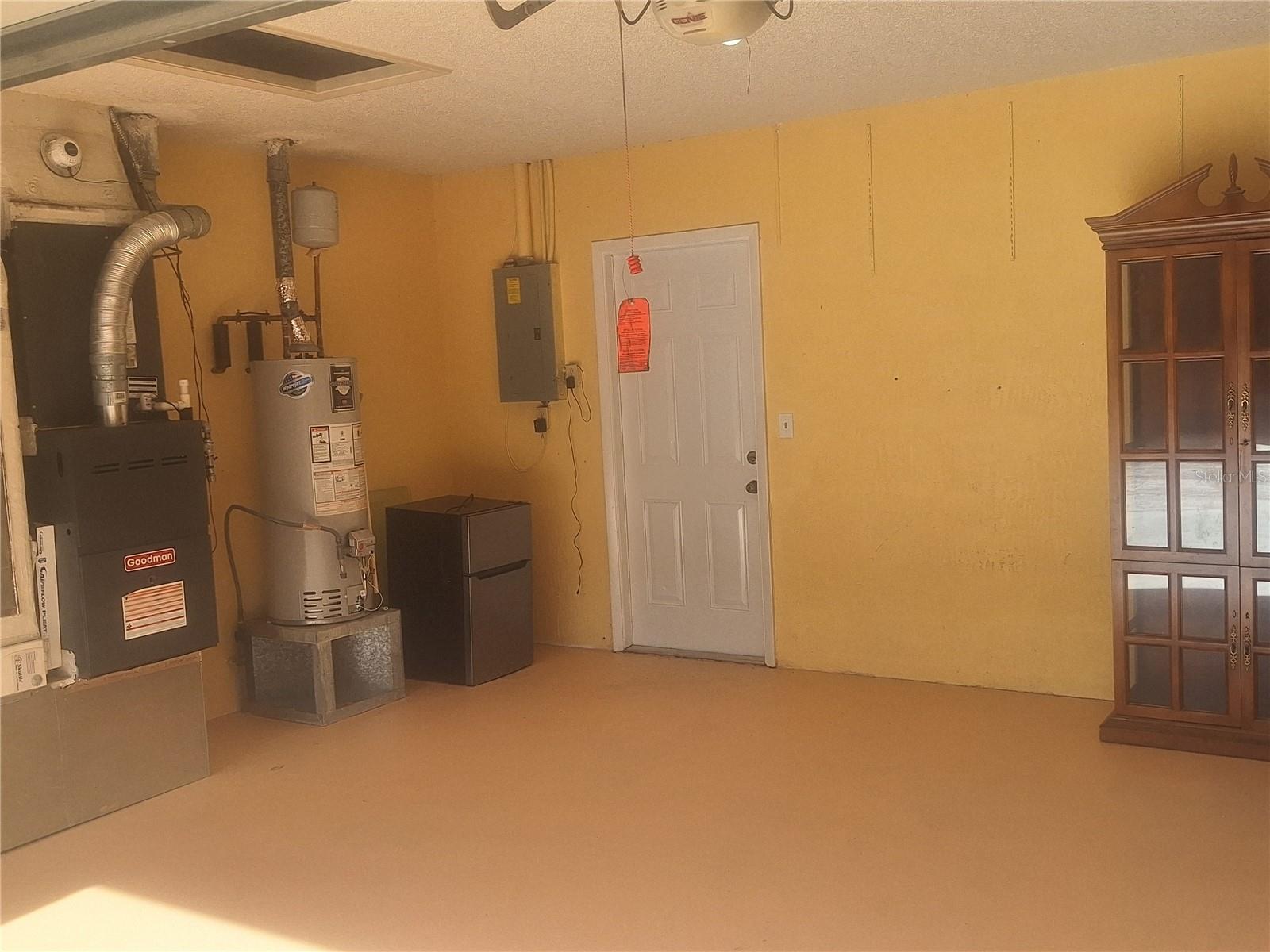 9613 LEEWARD AVE — photo 16