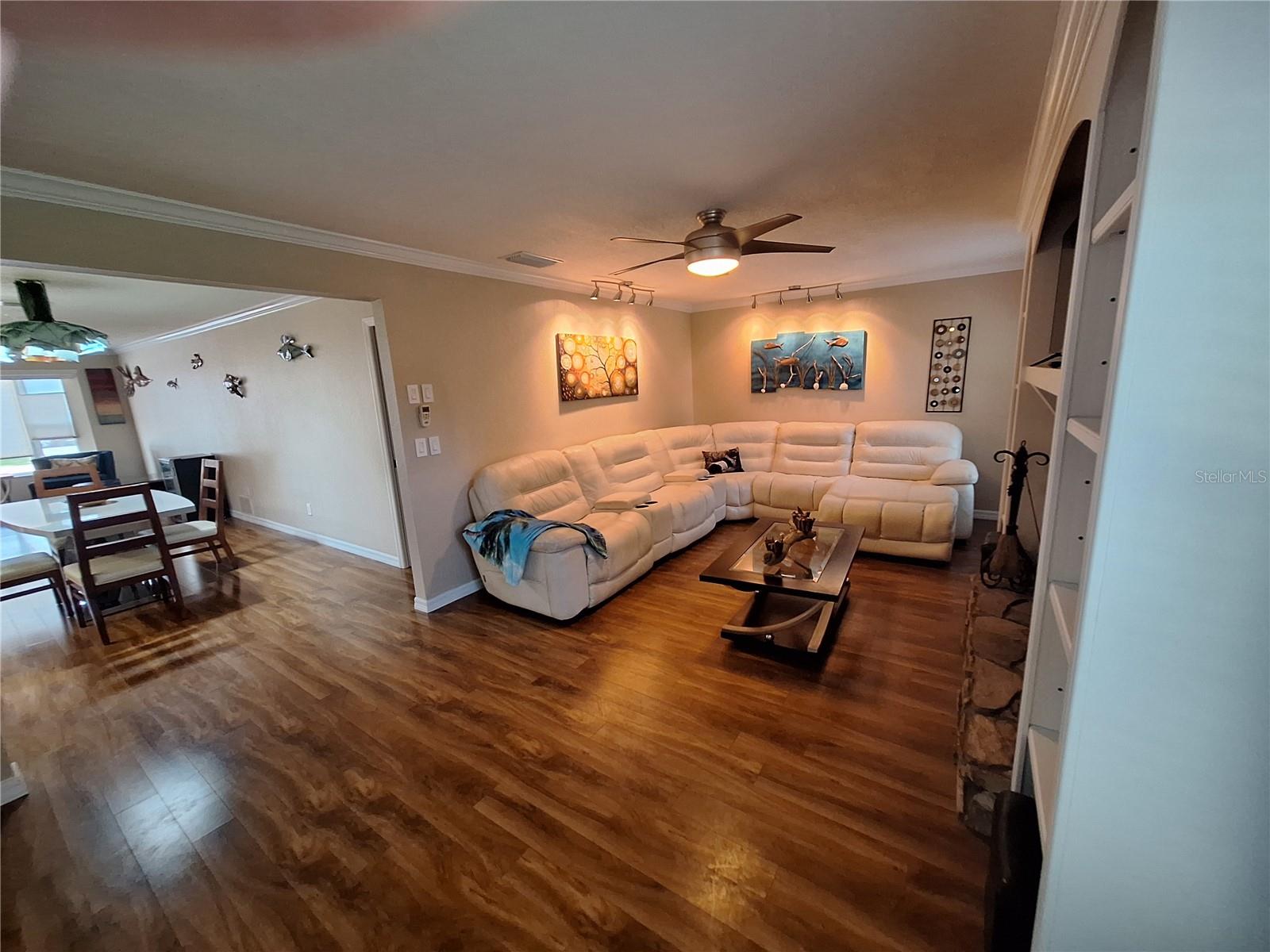 9613 LEEWARD AVE — photo 34