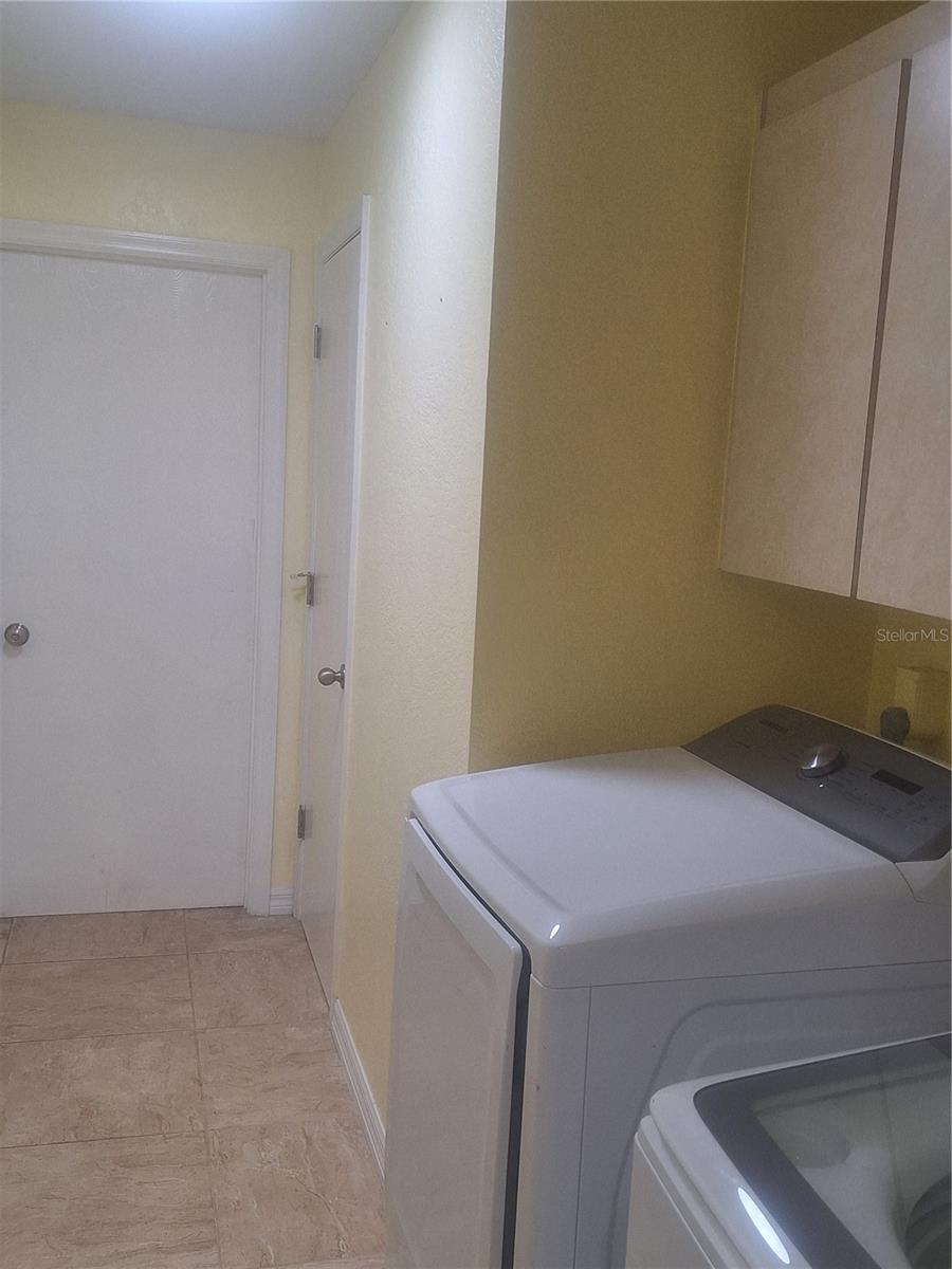 9613 LEEWARD AVE — photo 15