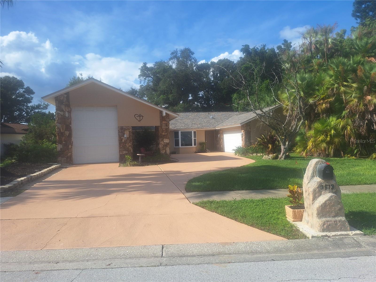 9613 LEEWARD AVE — photo 2