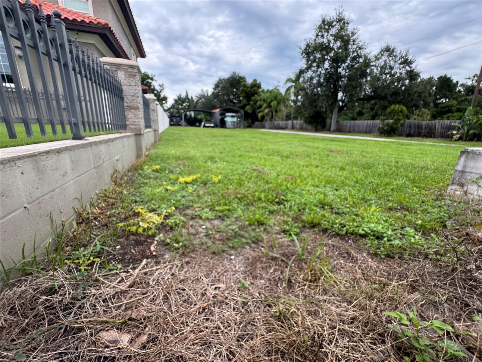 2065 W BEARSS AVE — photo 2