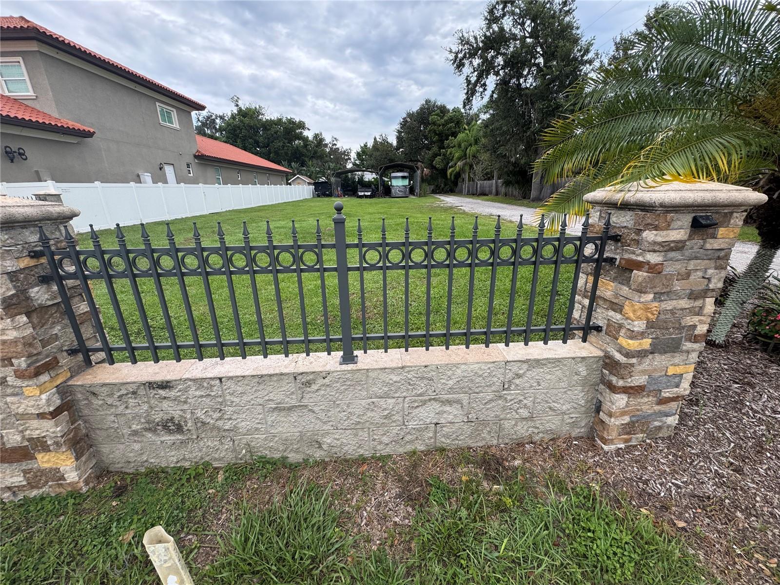 2065 W BEARSS AVE — photo 4