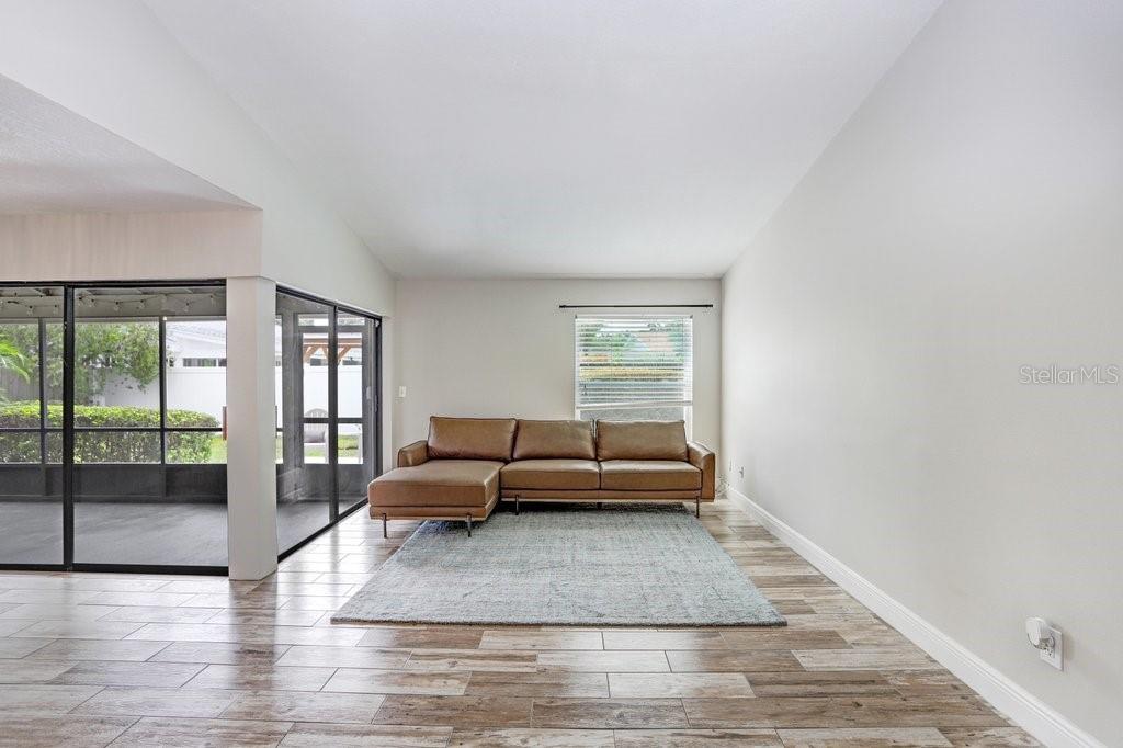 4412 STONEHENGE RD — photo 5
