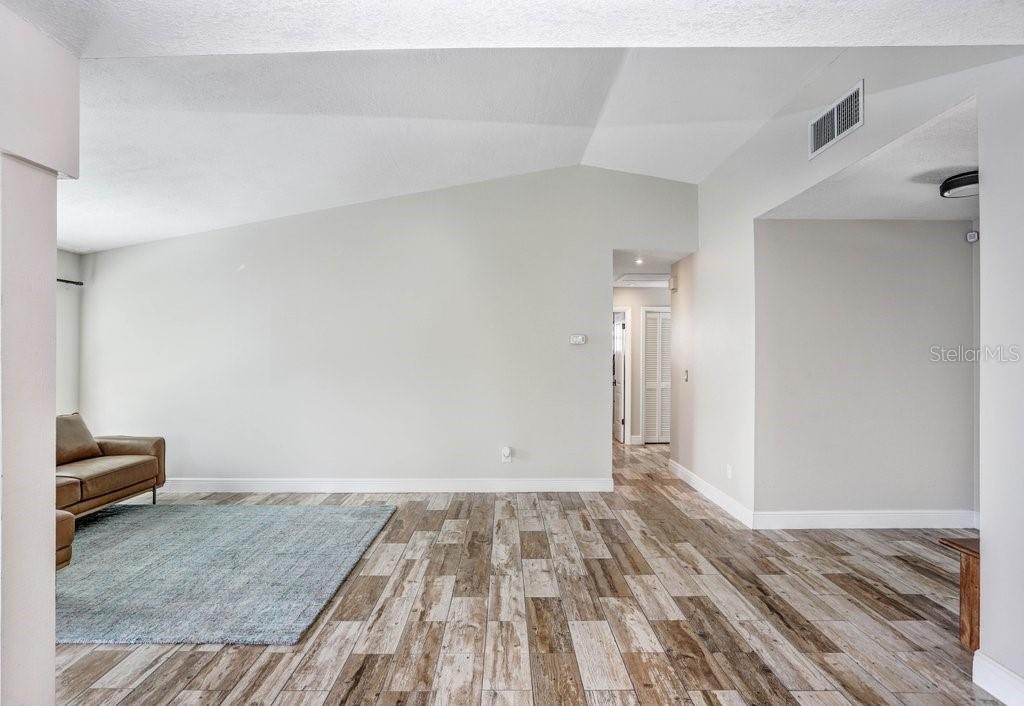 4412 STONEHENGE RD — photo 10