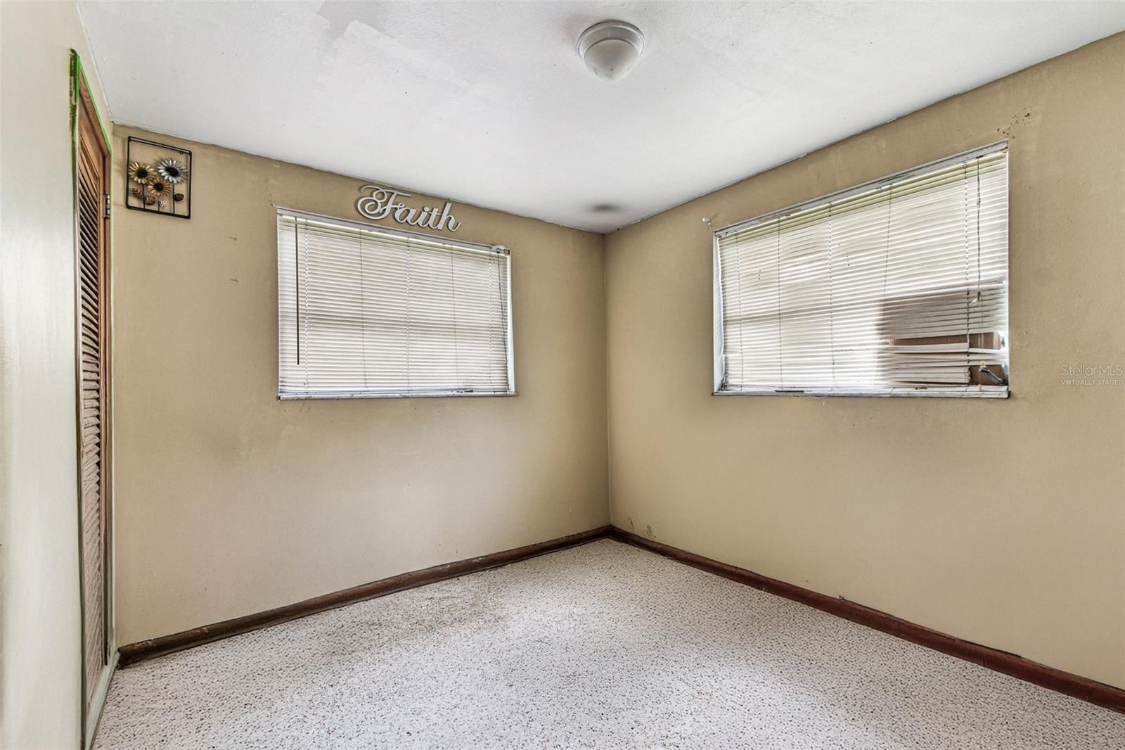 7512 RHODE ISLAND DR — photo 4