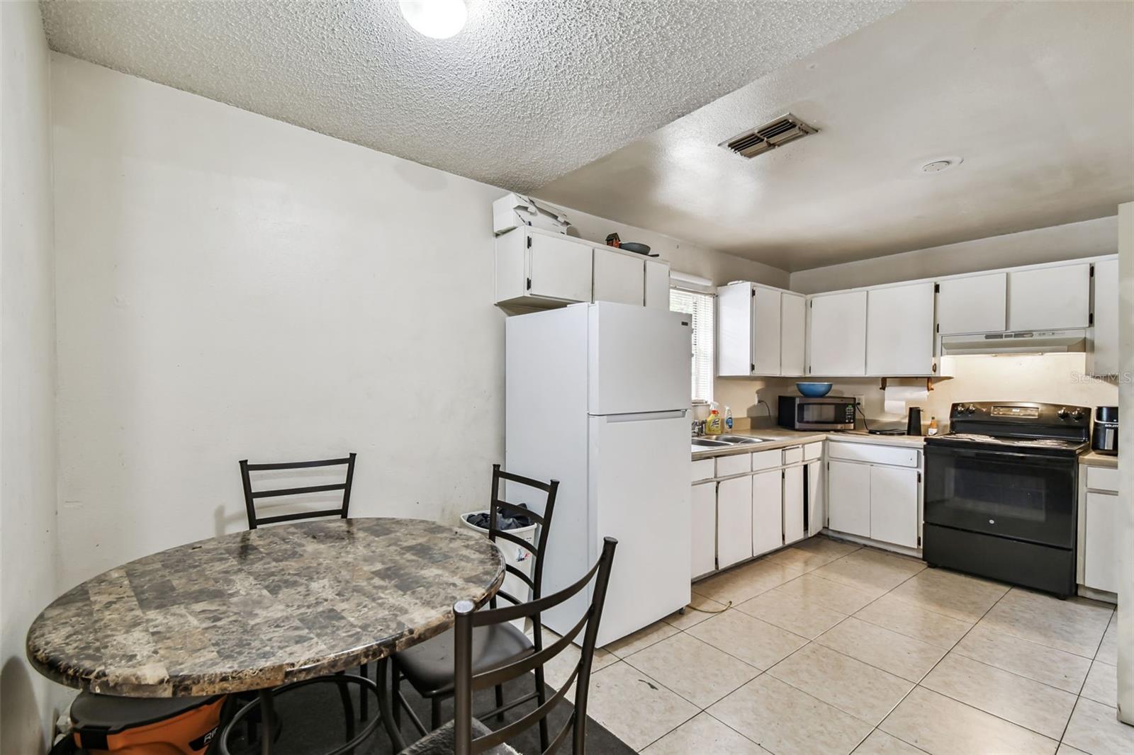 8205 N SEMMES ST — photo 18