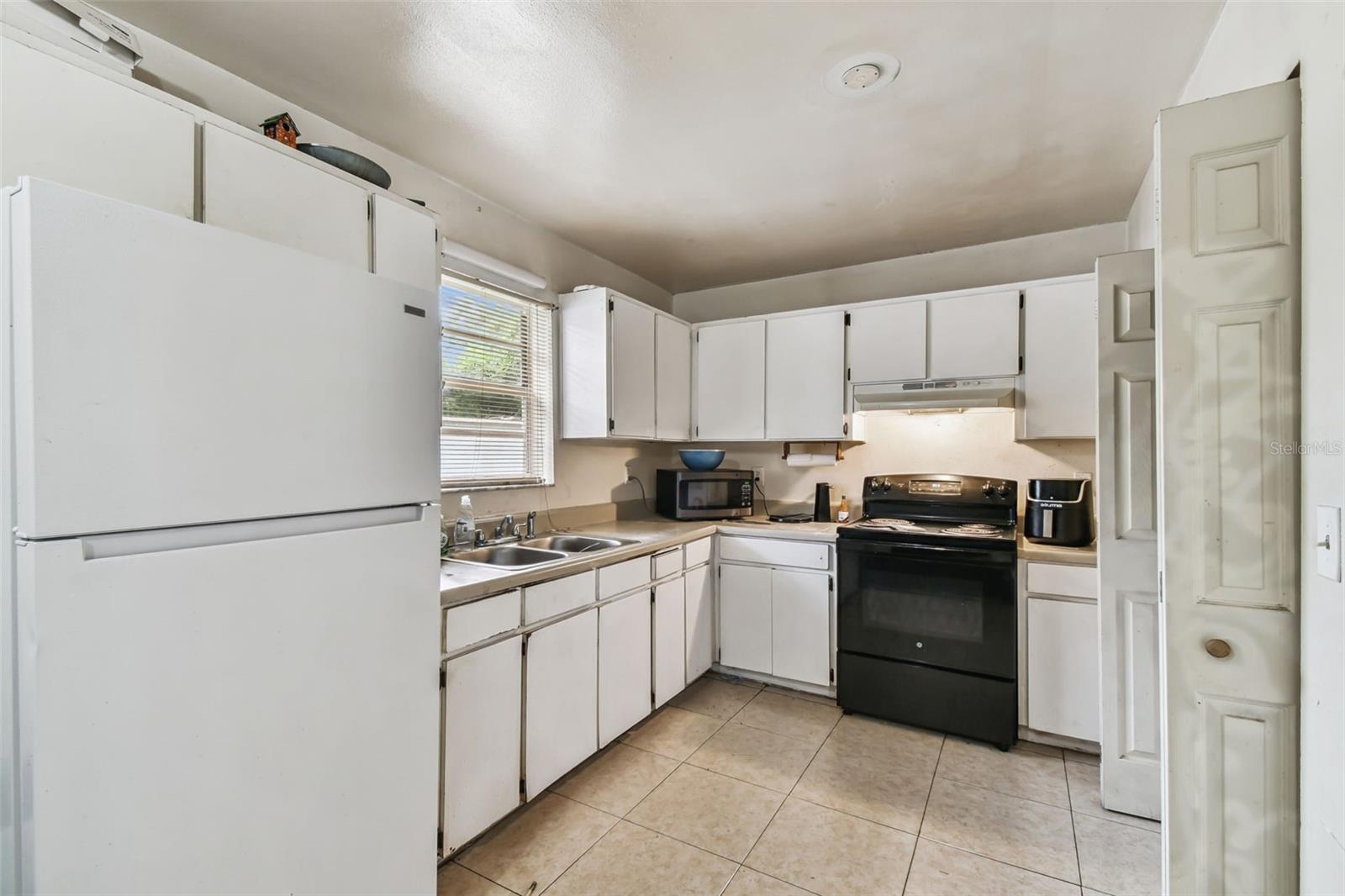 8205 N SEMMES ST — photo 17