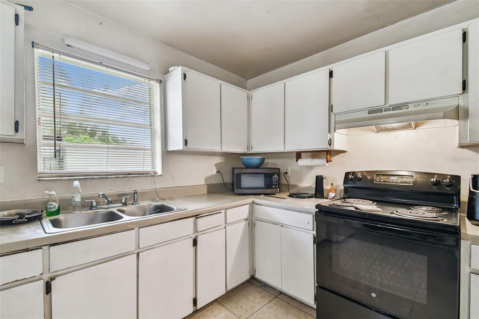 8205 N SEMMES ST — photo 15