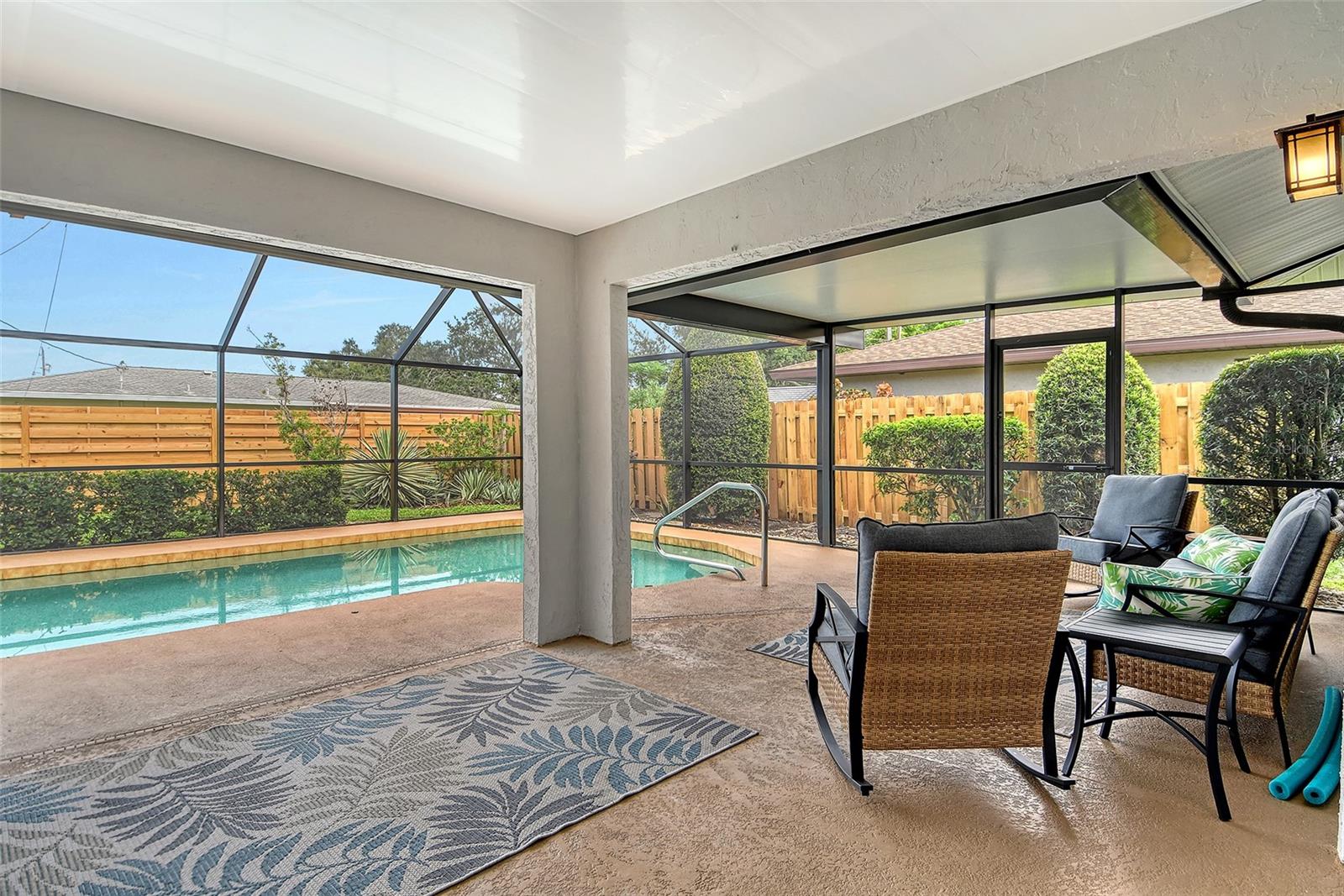 6722 ROXBURY DR — photo 16