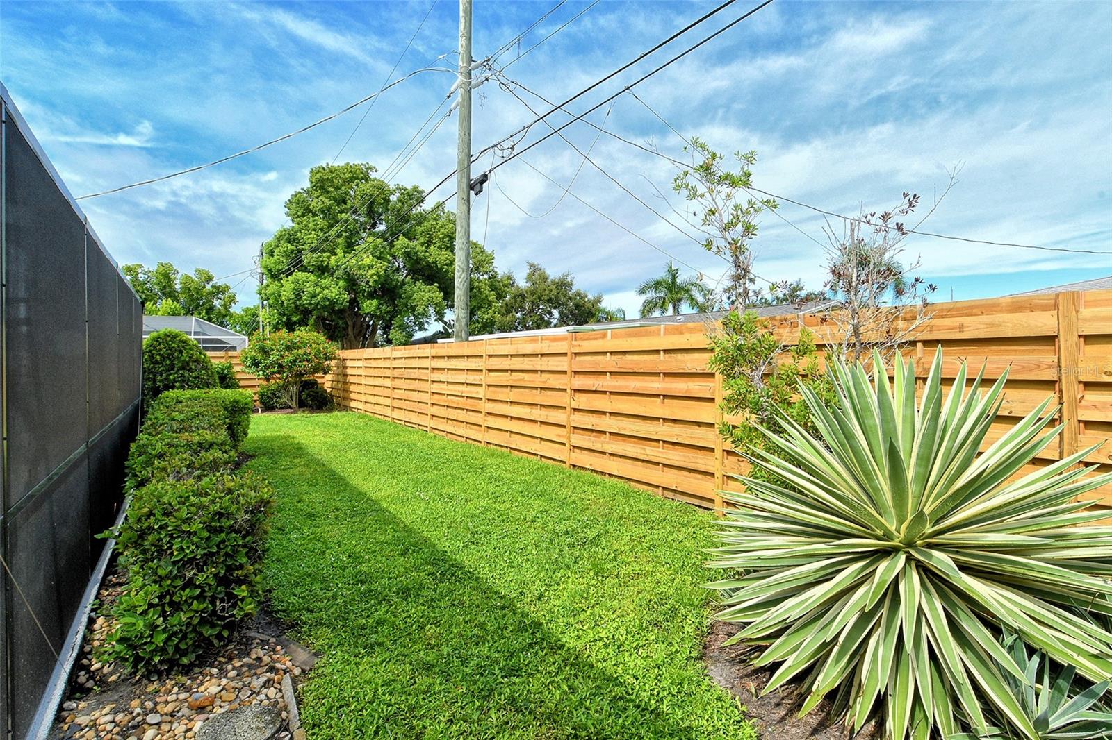 6722 ROXBURY DR — photo 52