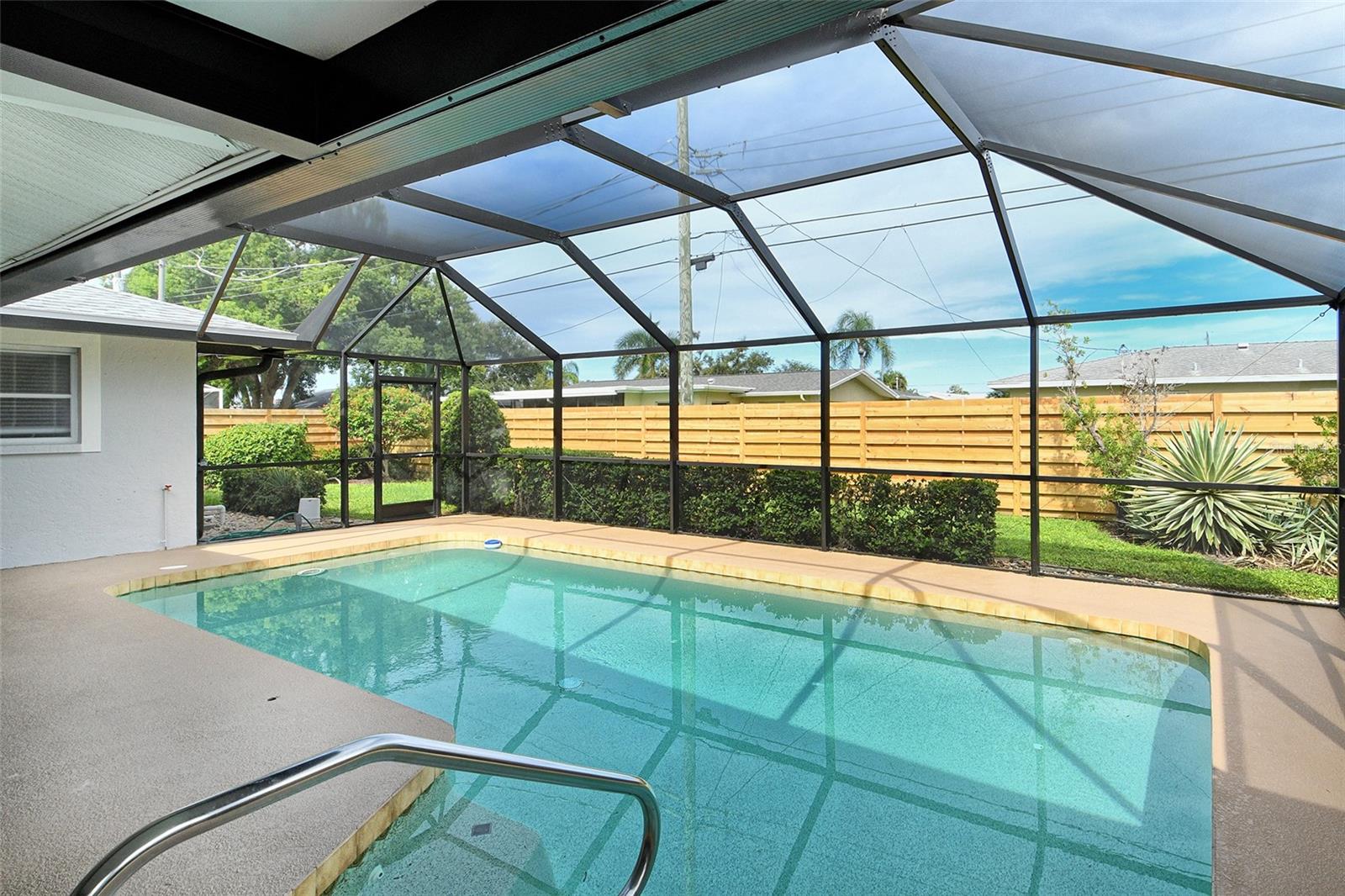 6722 ROXBURY DR — photo 45