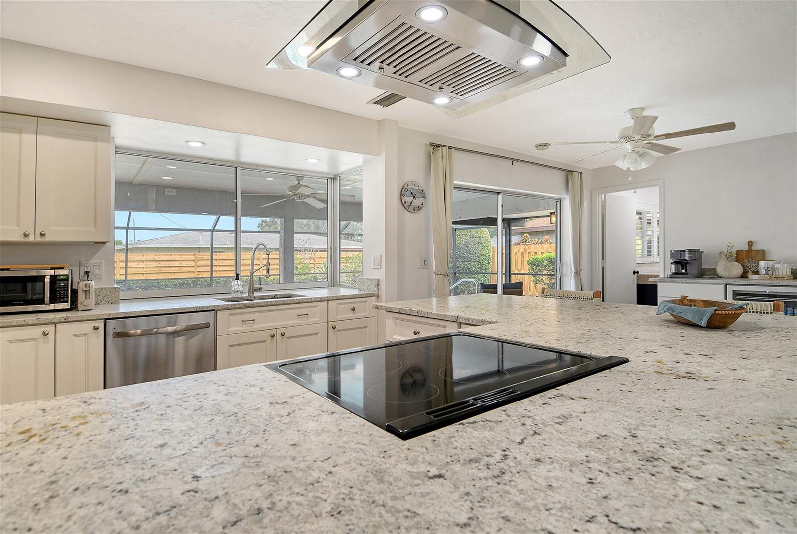 6722 ROXBURY DR — photo 26