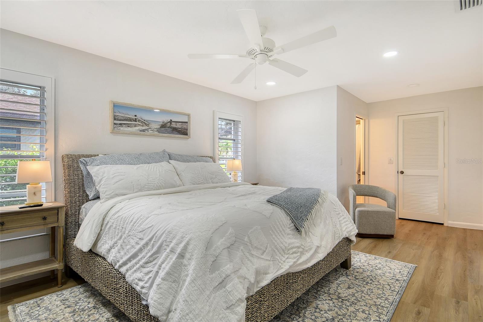 6722 ROXBURY DR — photo 34