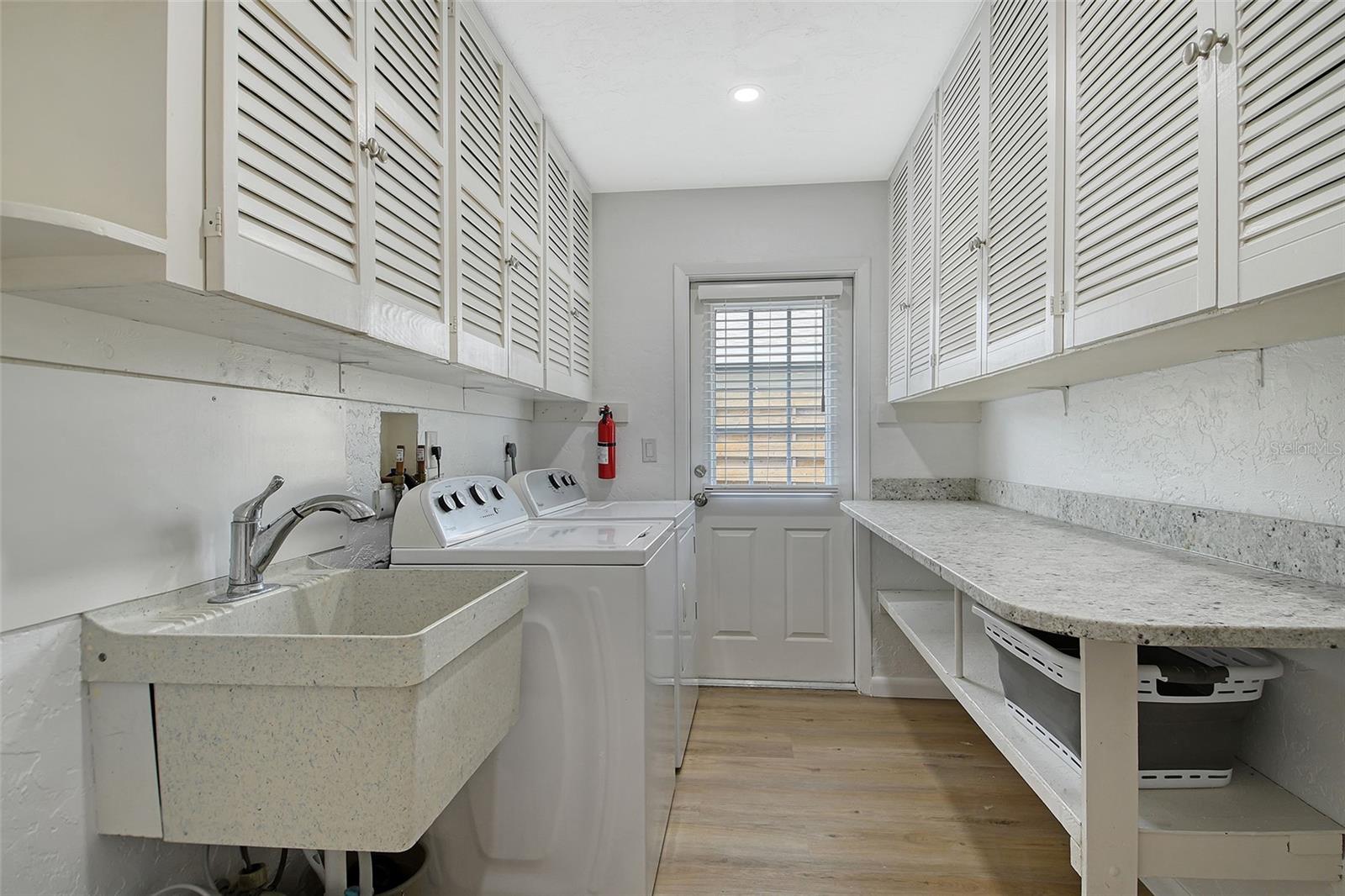 6722 ROXBURY DR — photo 42