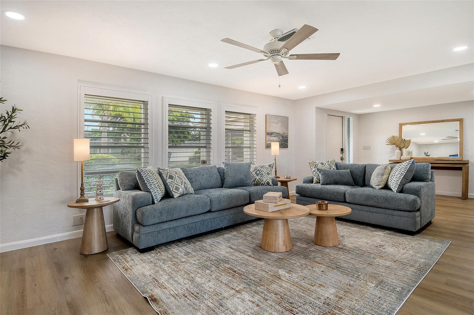 6722 ROXBURY DR — photo 13