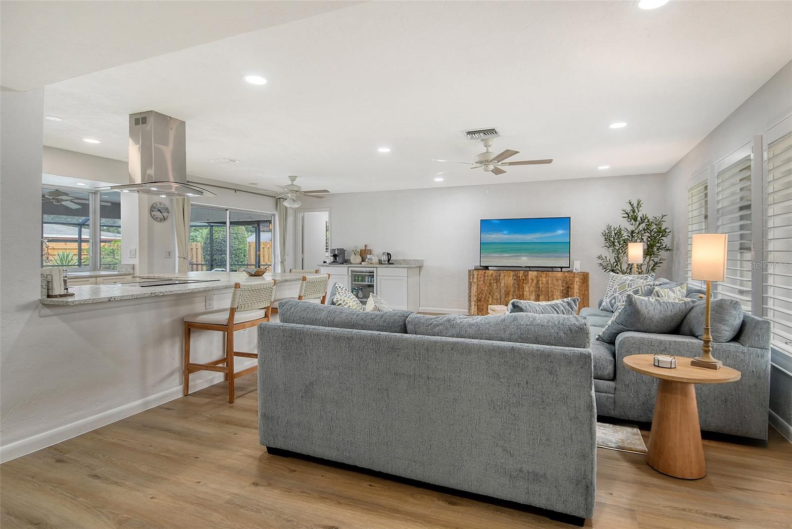 6722 ROXBURY DR — photo 10