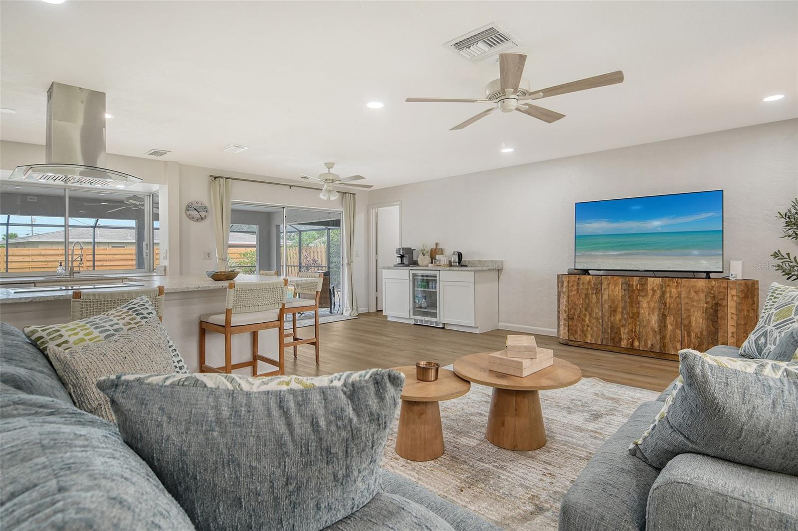 6722 ROXBURY DR — photo 11