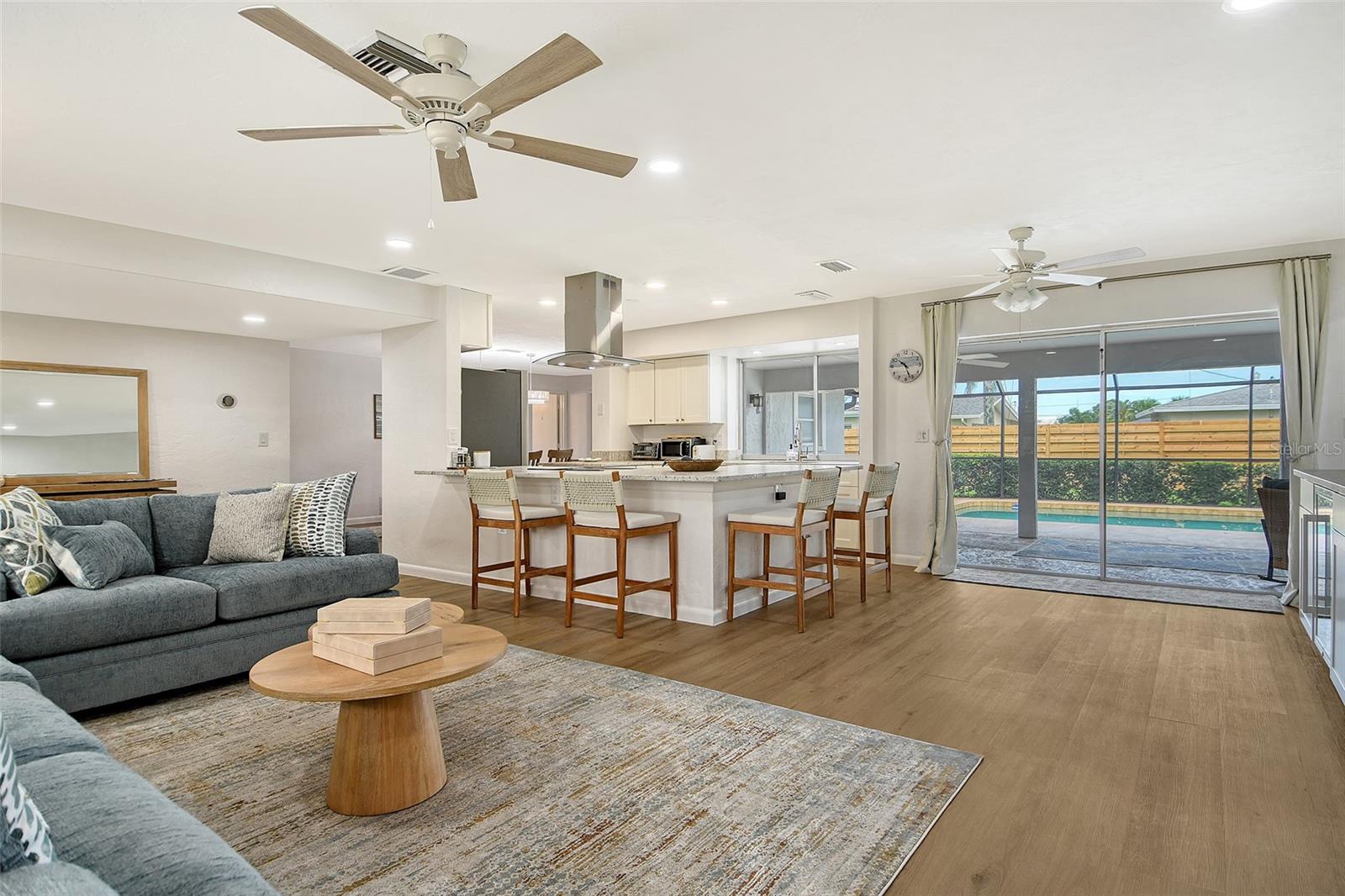 6722 ROXBURY DR — photo 14