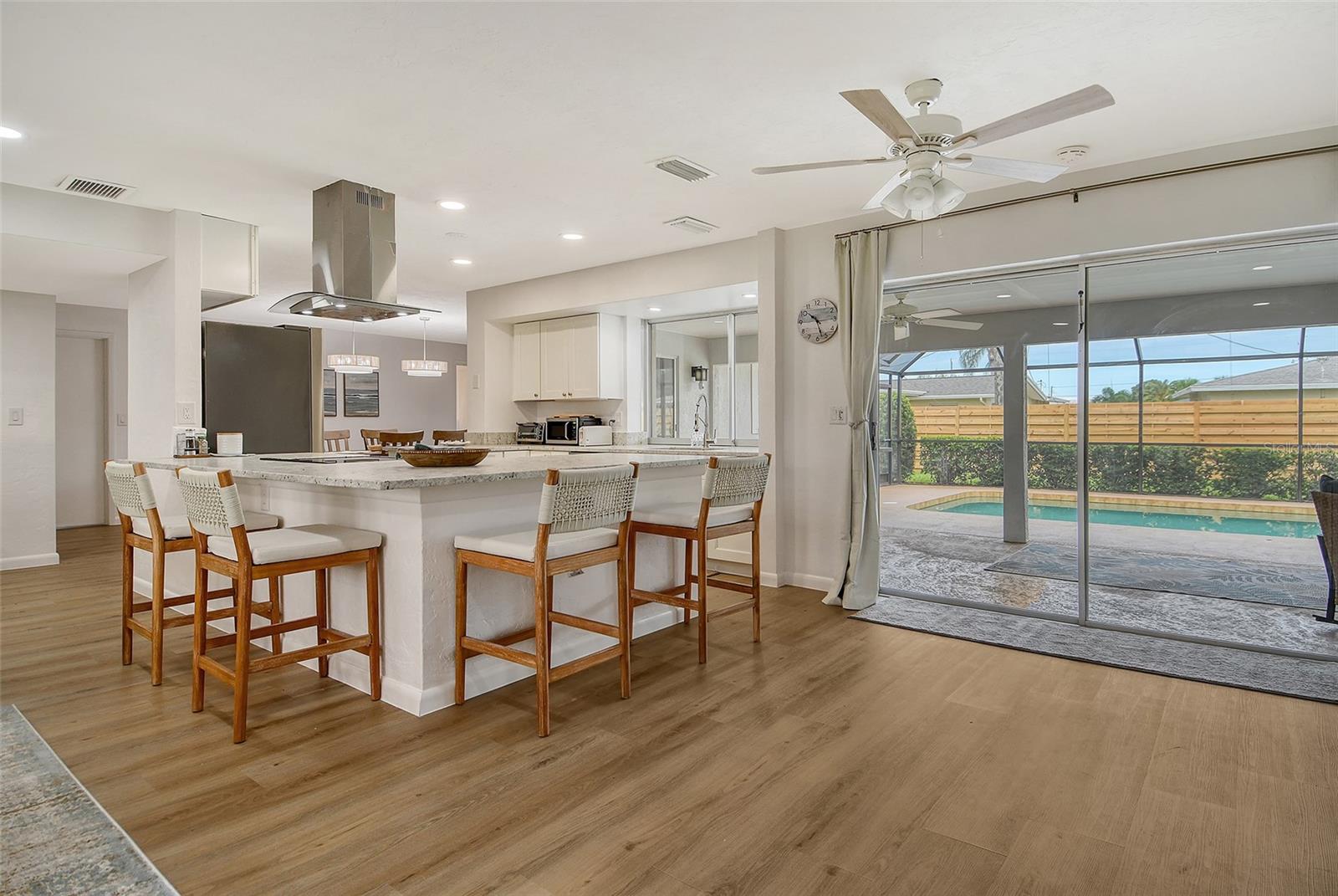6722 ROXBURY DR — photo 15