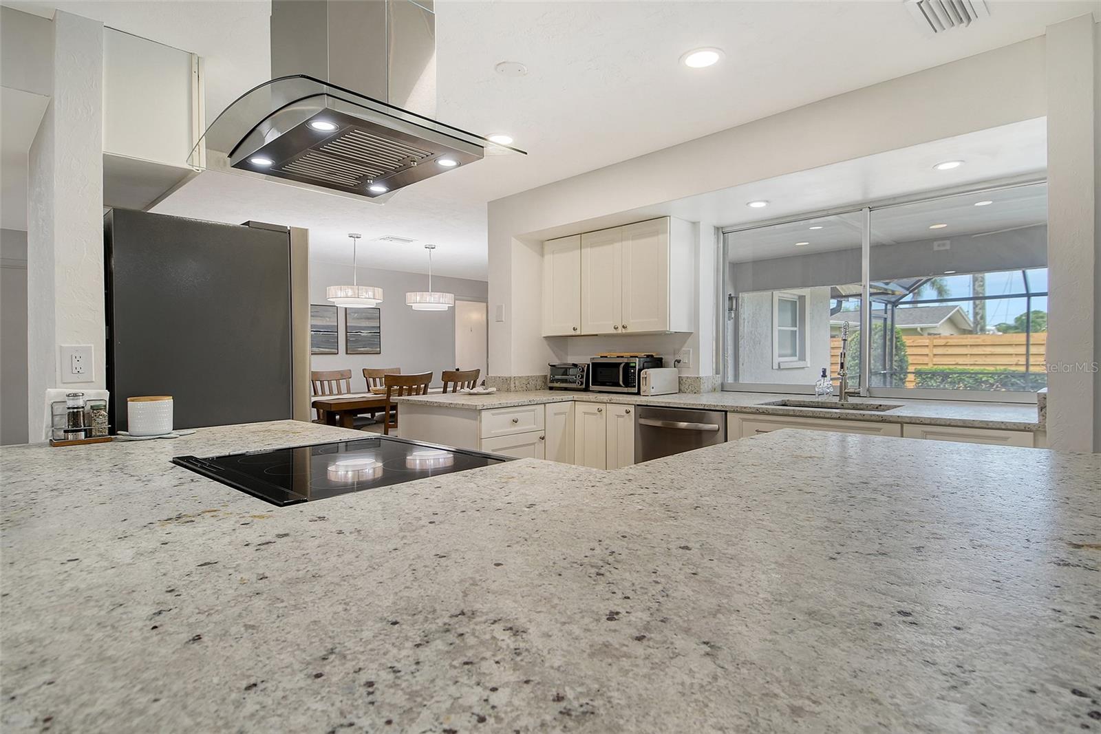 6722 ROXBURY DR — photo 25