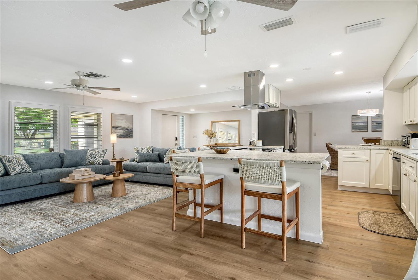 6722 ROXBURY DR — photo 23