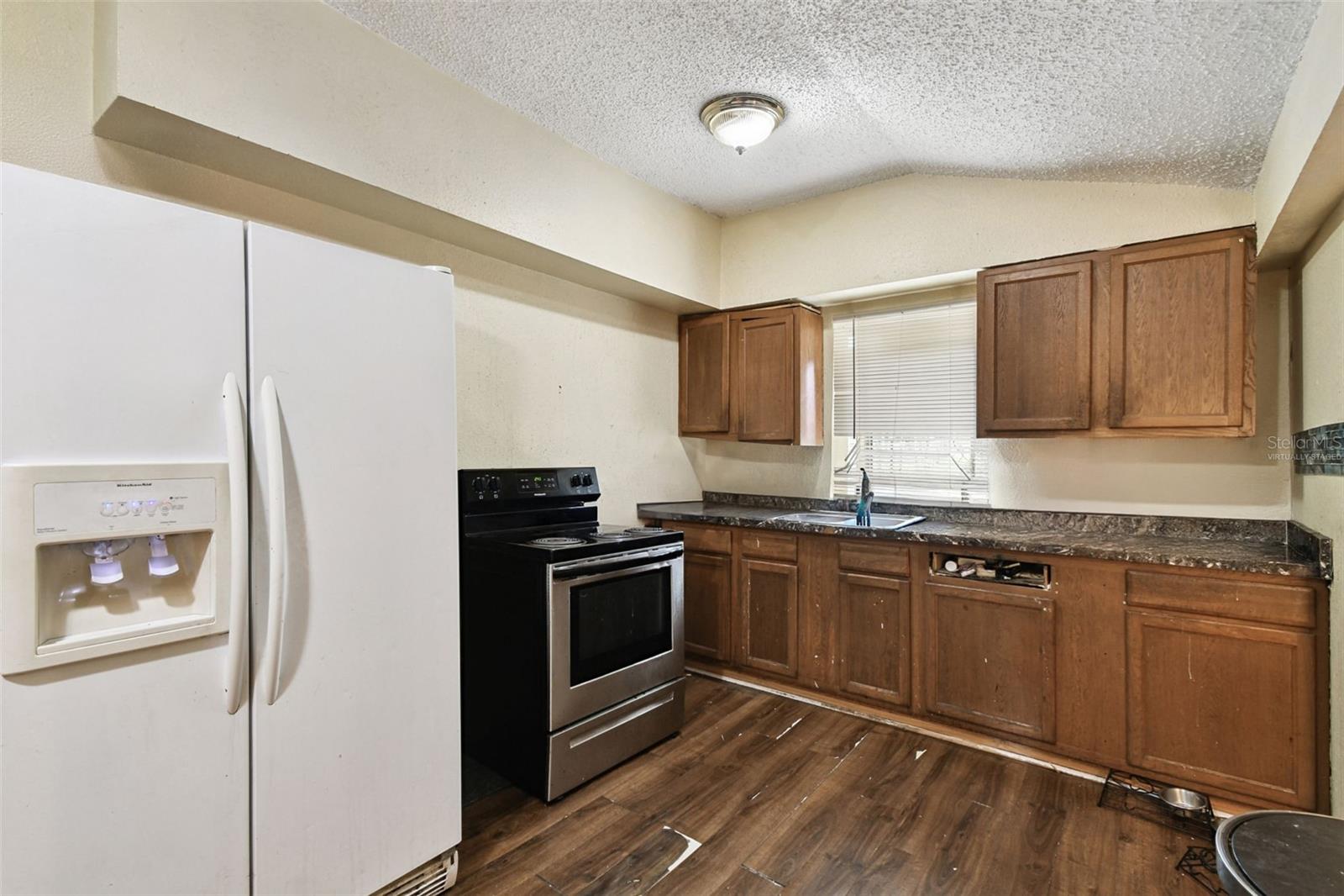 3417 E LAKE AVE — photo 4