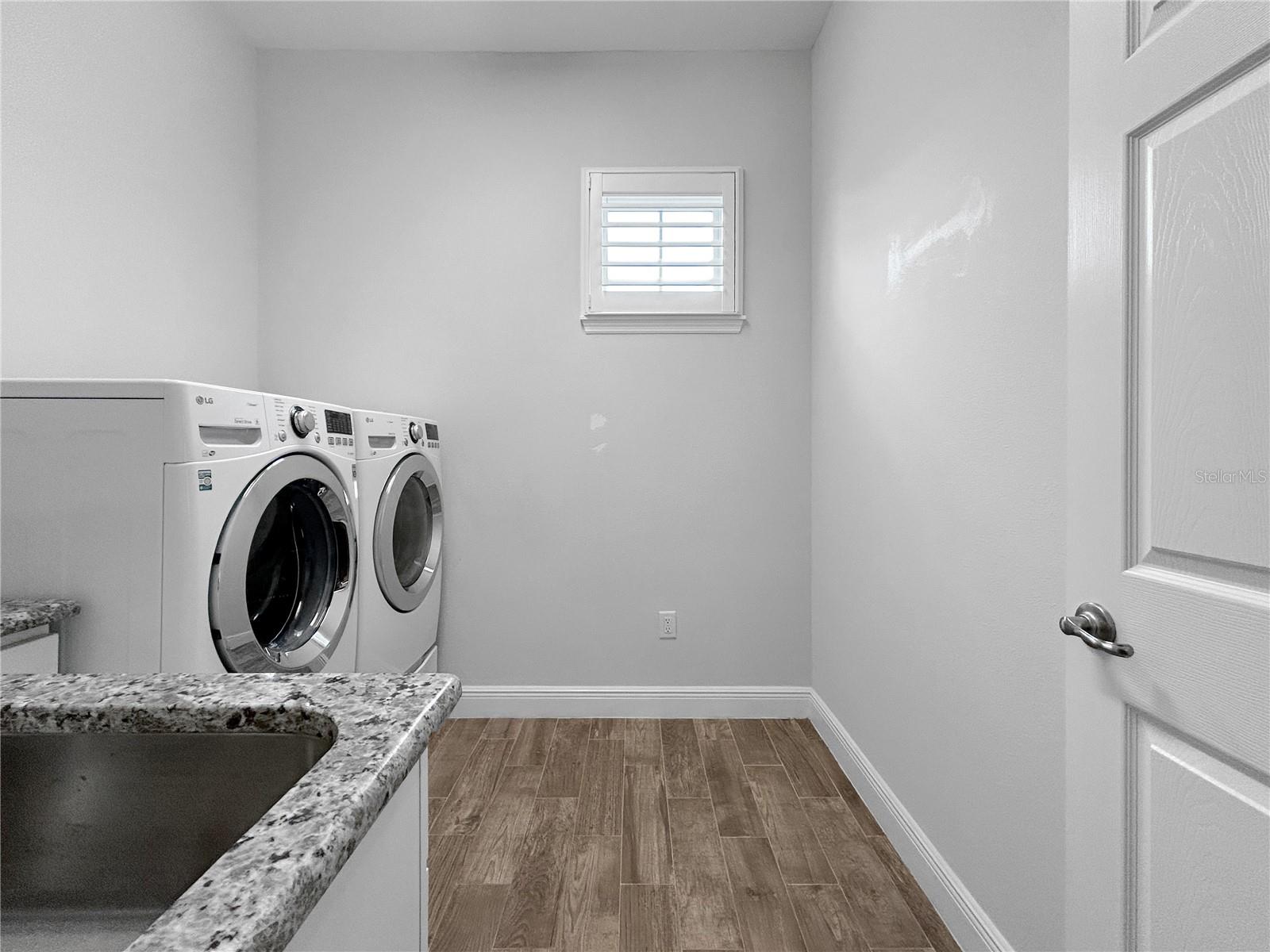 510 DOUGLAS PL — photo 24