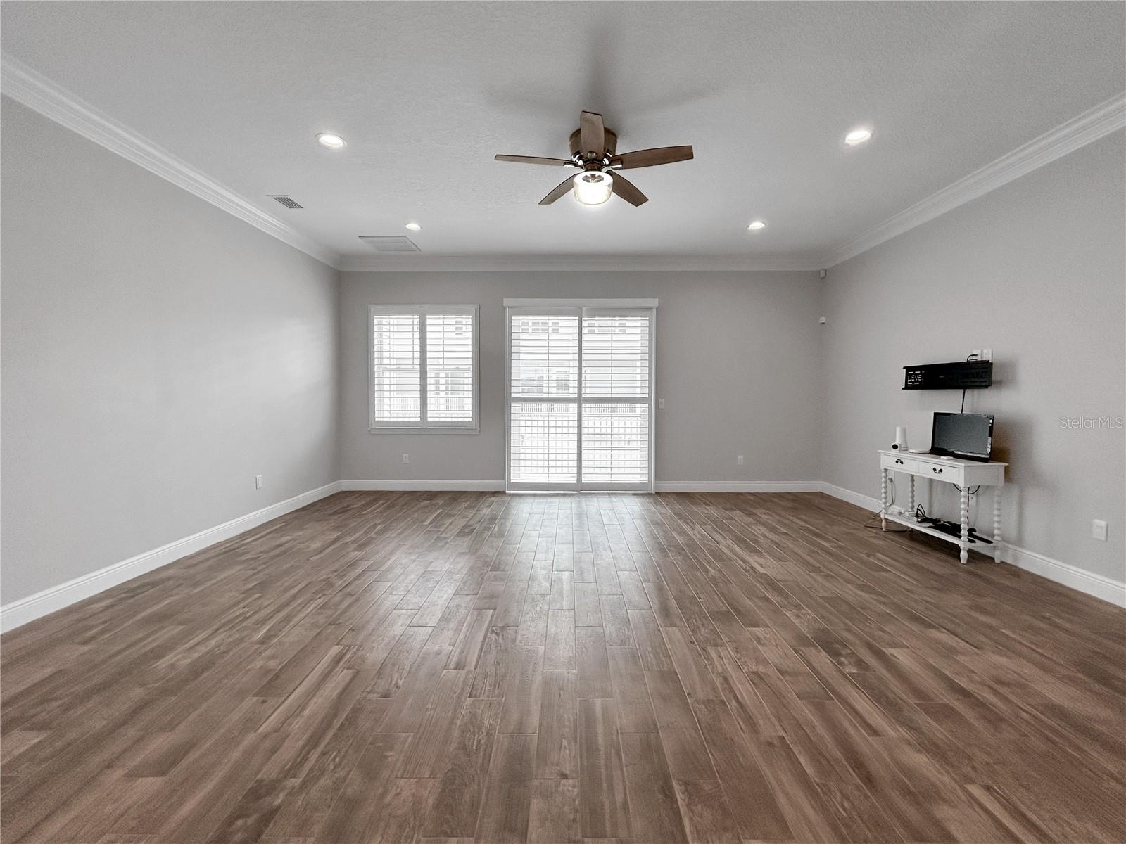 510 DOUGLAS PL — photo 9