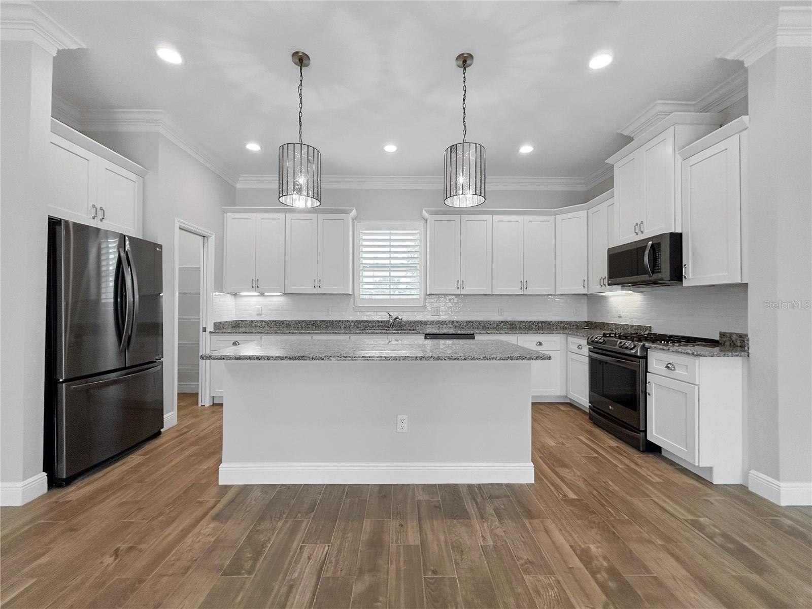 510 DOUGLAS PL — photo 7