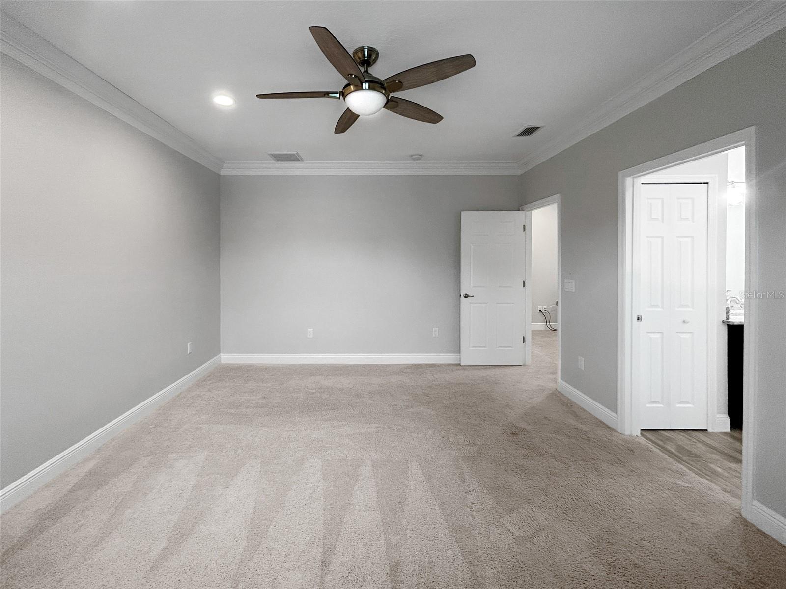 510 DOUGLAS PL — photo 12