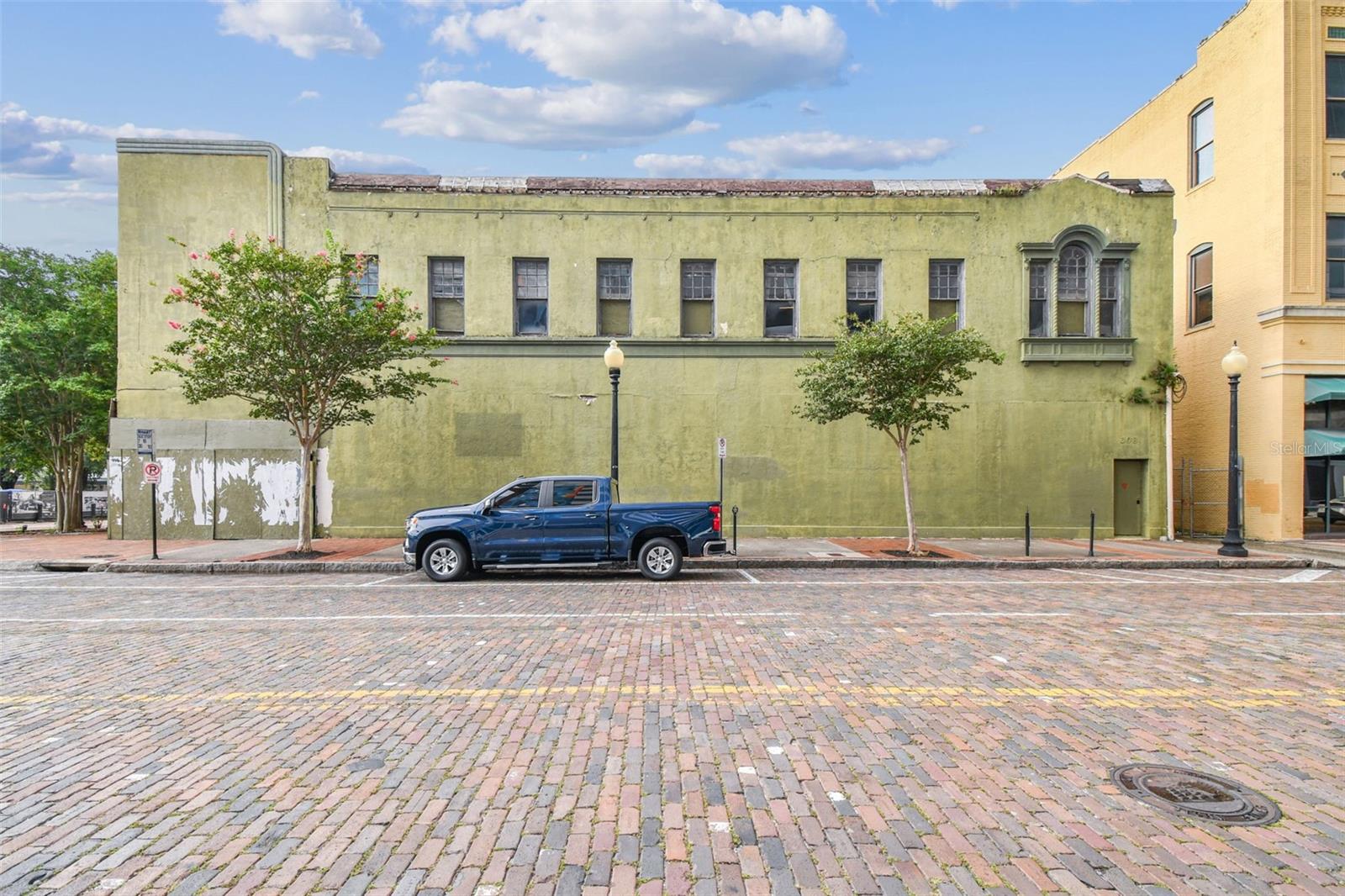 1001 N FRANKLIN ST — photo 4