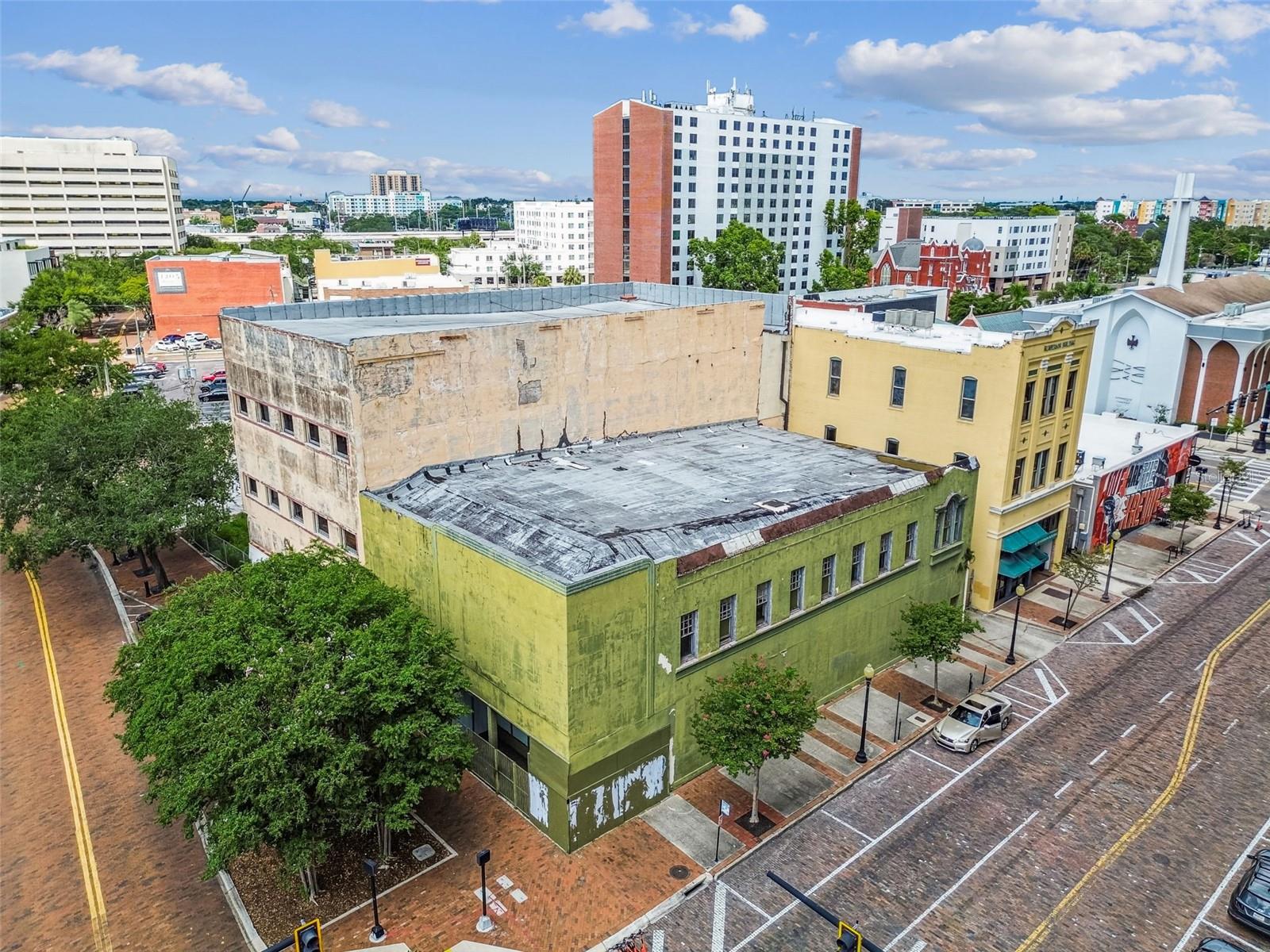 1001 N FRANKLIN ST — photo 8