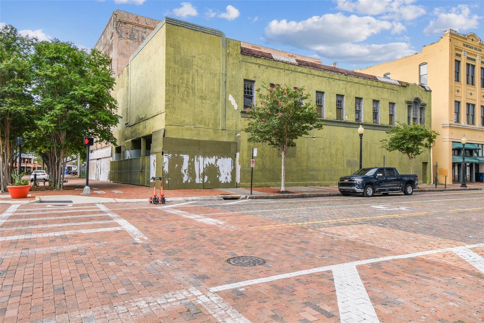 1001 N FRANKLIN ST — photo 2